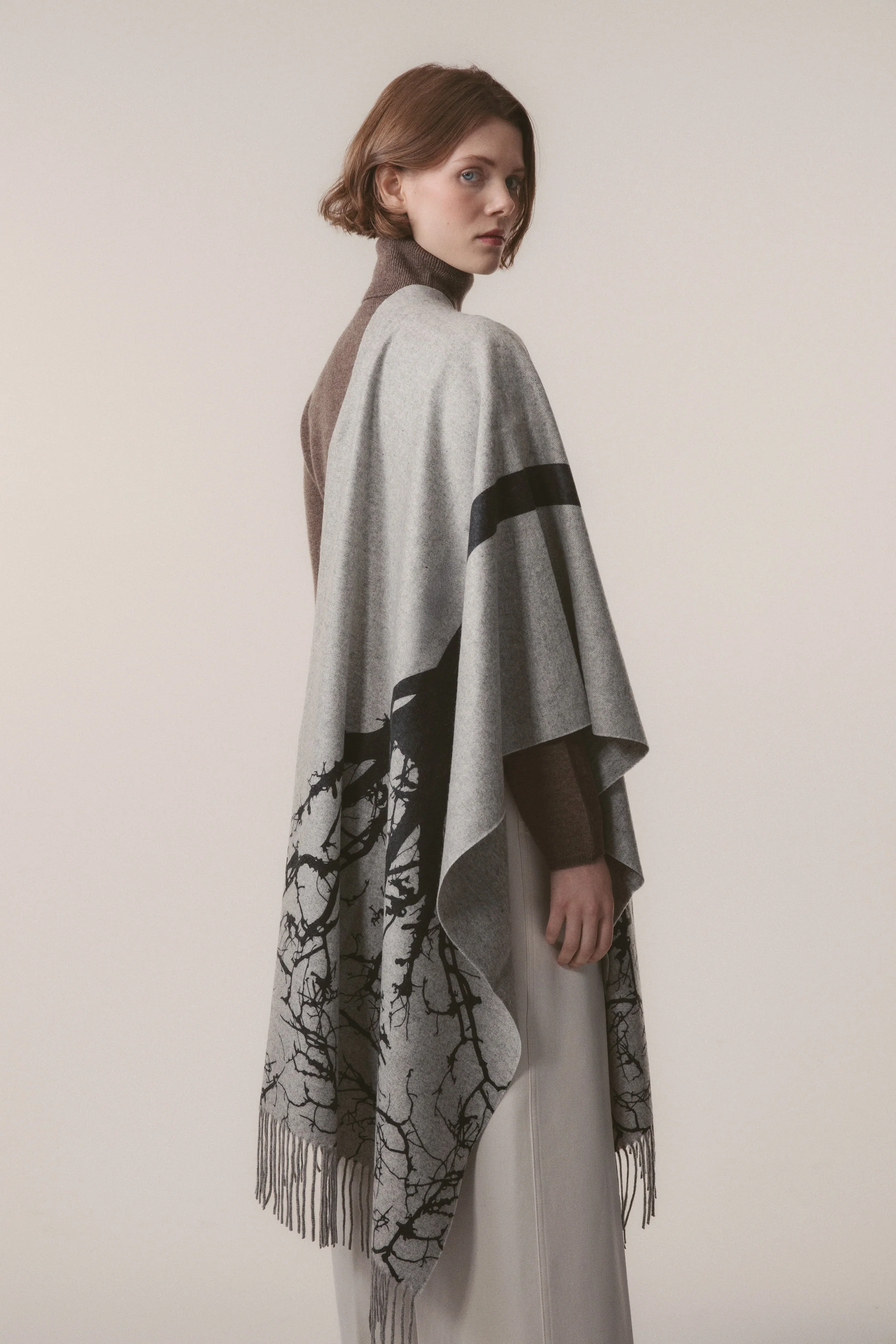 Tree Print Cashmere Double Sided Stole - Grey & Black - Image 4