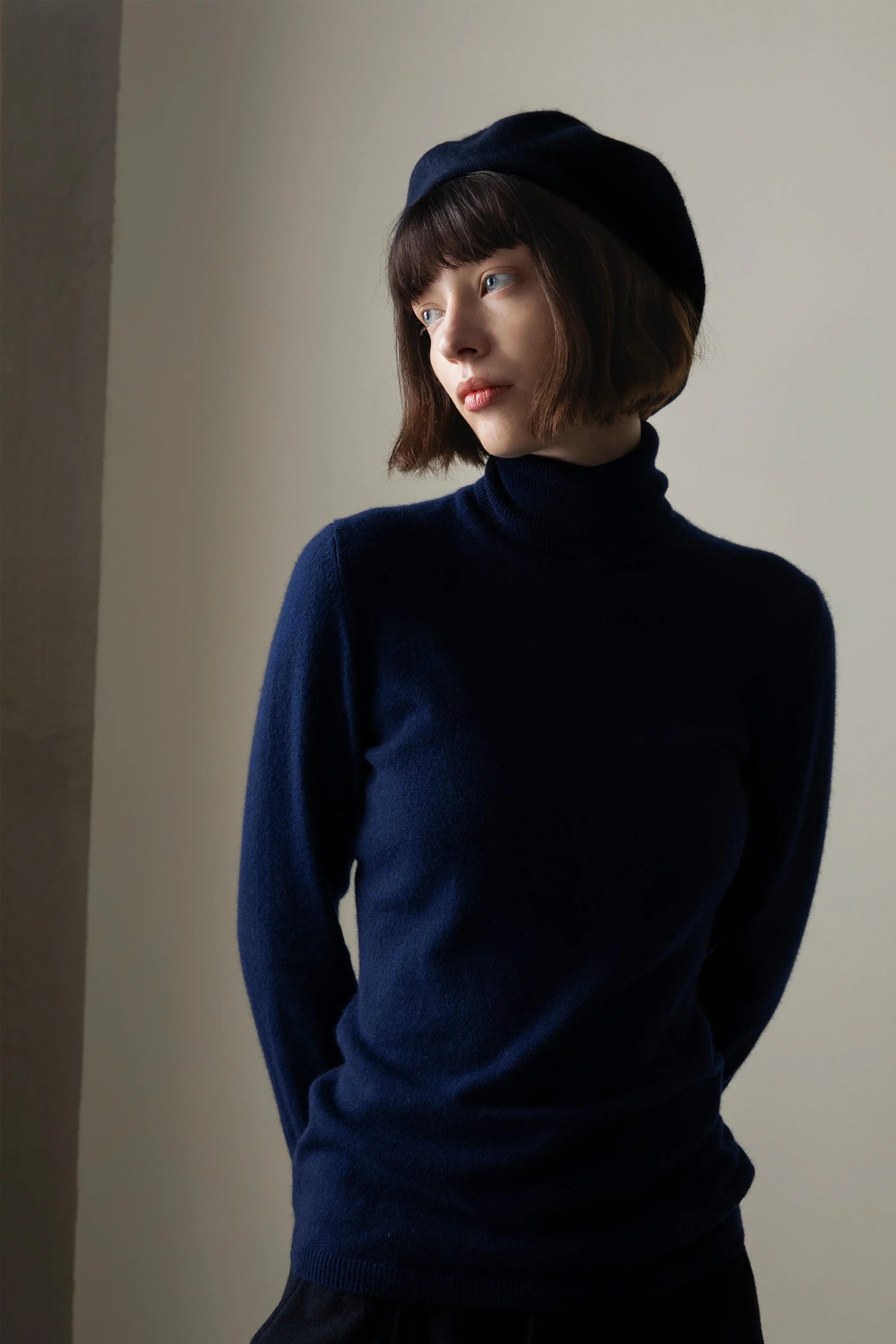 Cashmere Knitted Beret - Dark Navy - Image 2