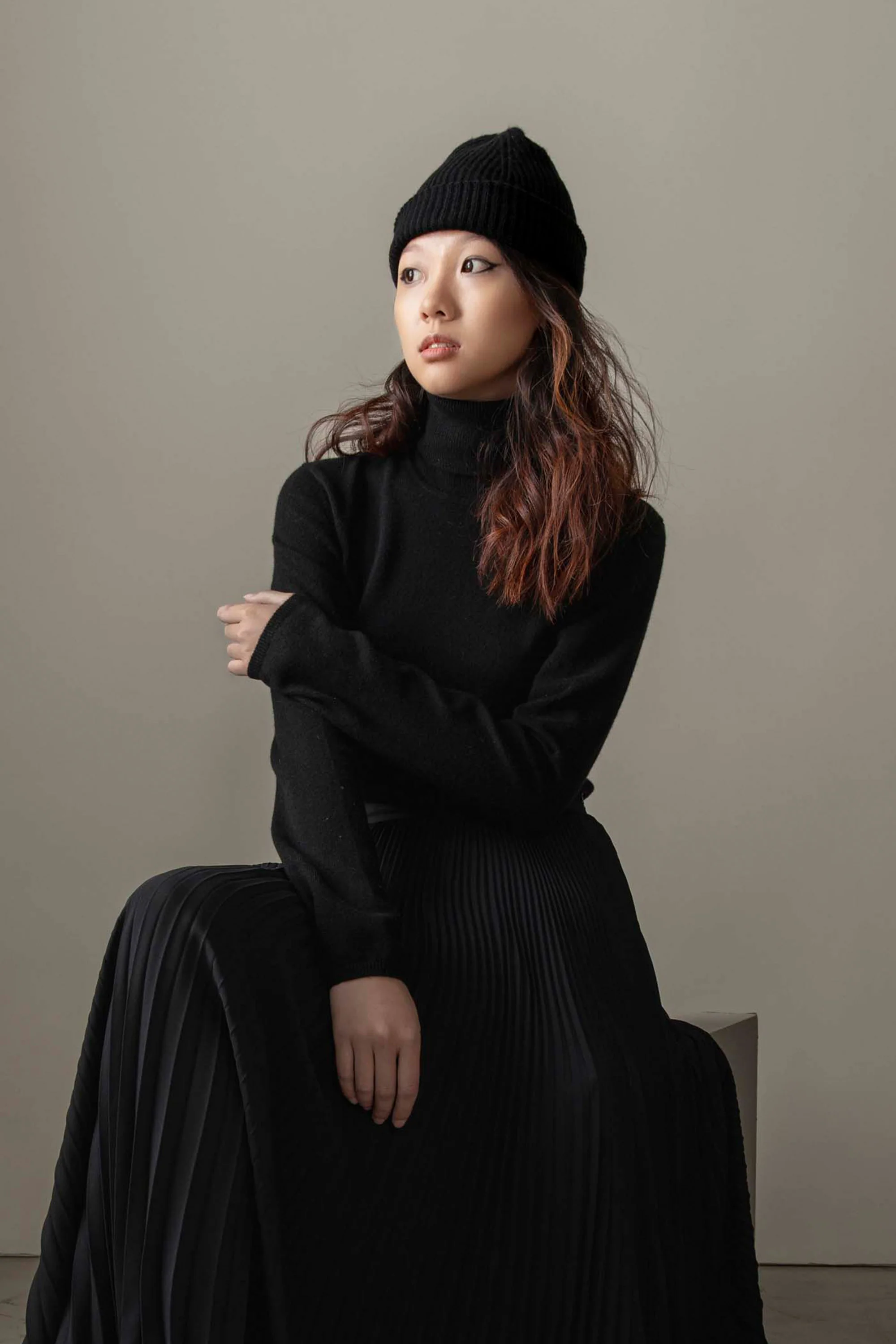 Unisex Cashmere Ribbed Beanie Hat - Black - Image 2