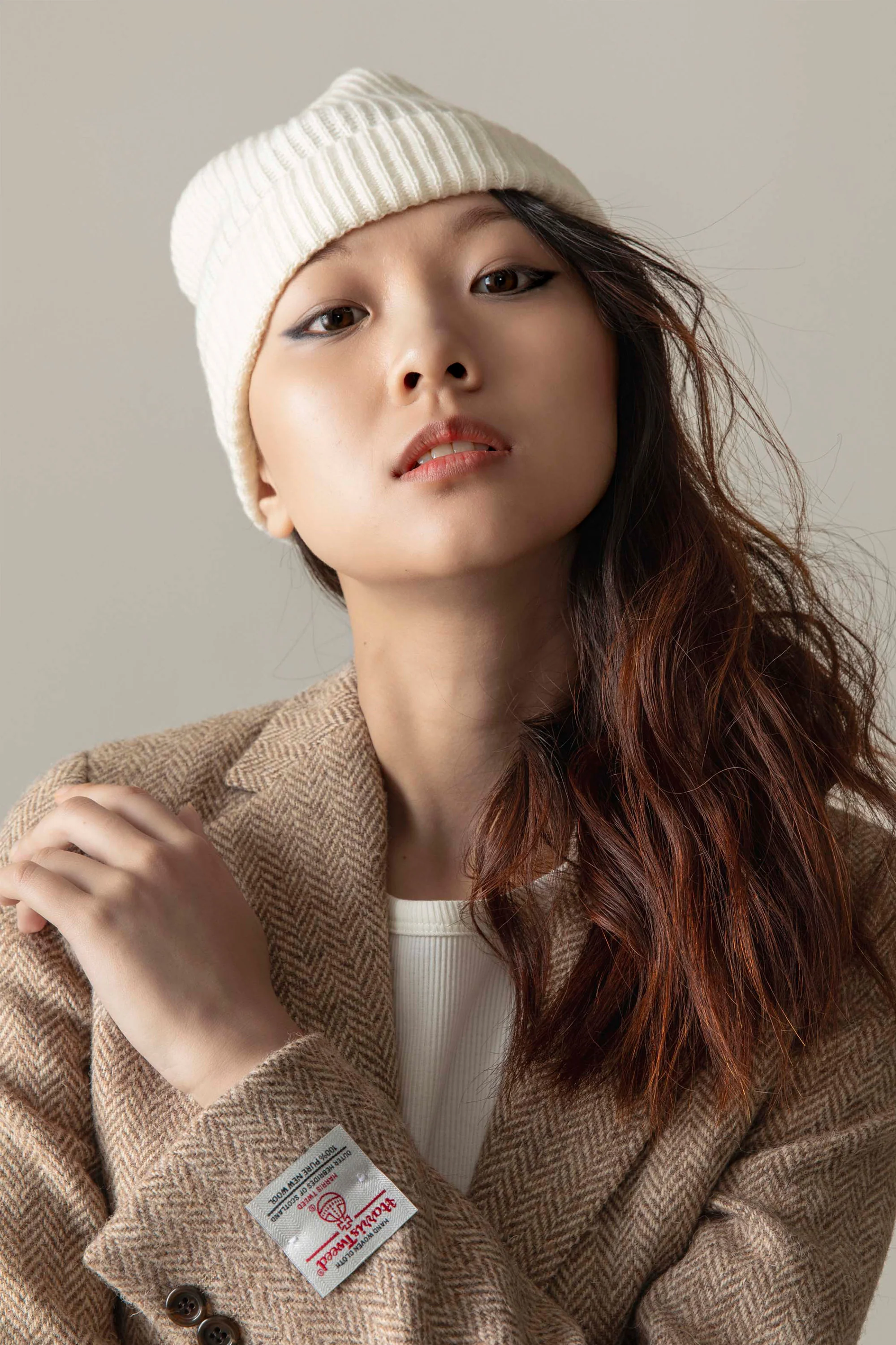 Unisex Cashmere Ribbed Beanie Hat - Soft White - Image 2