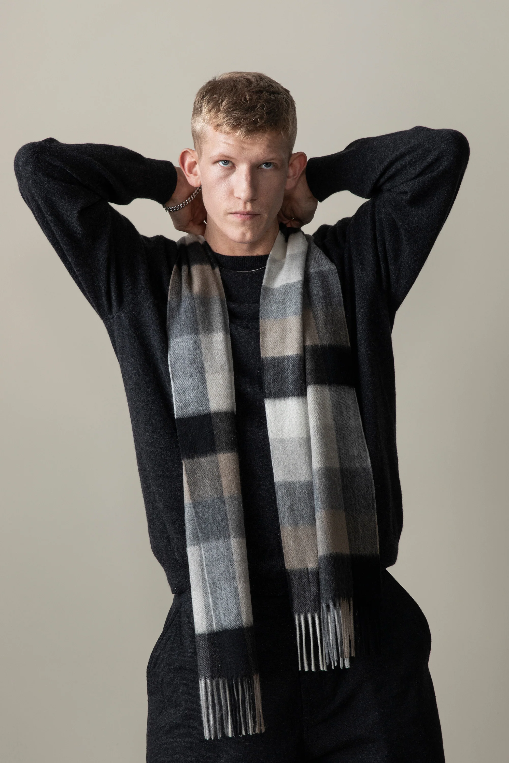 5 Square Check Cashmere Scarf - Black Grey - Image 2