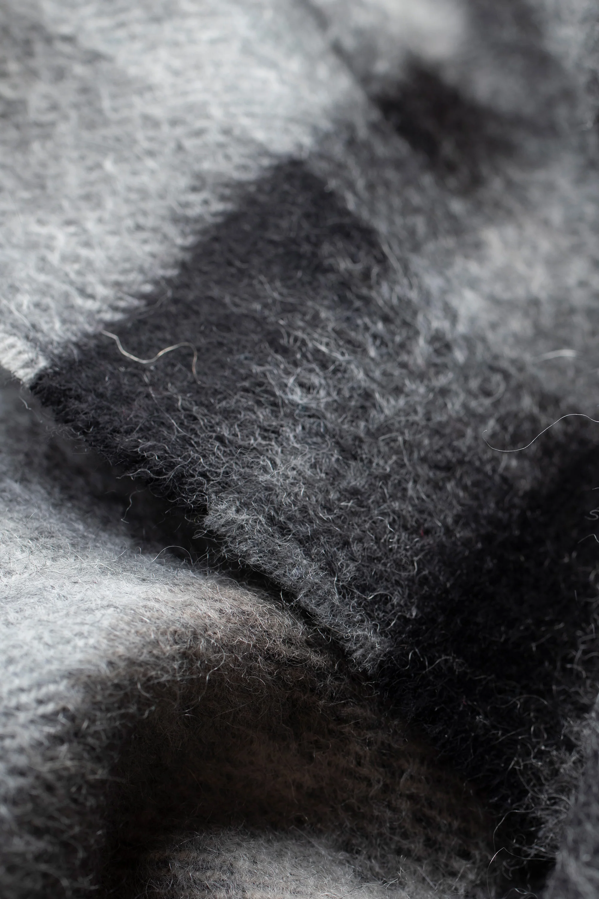 Tartan Cashmere Scarf - Black Grey - Image 4