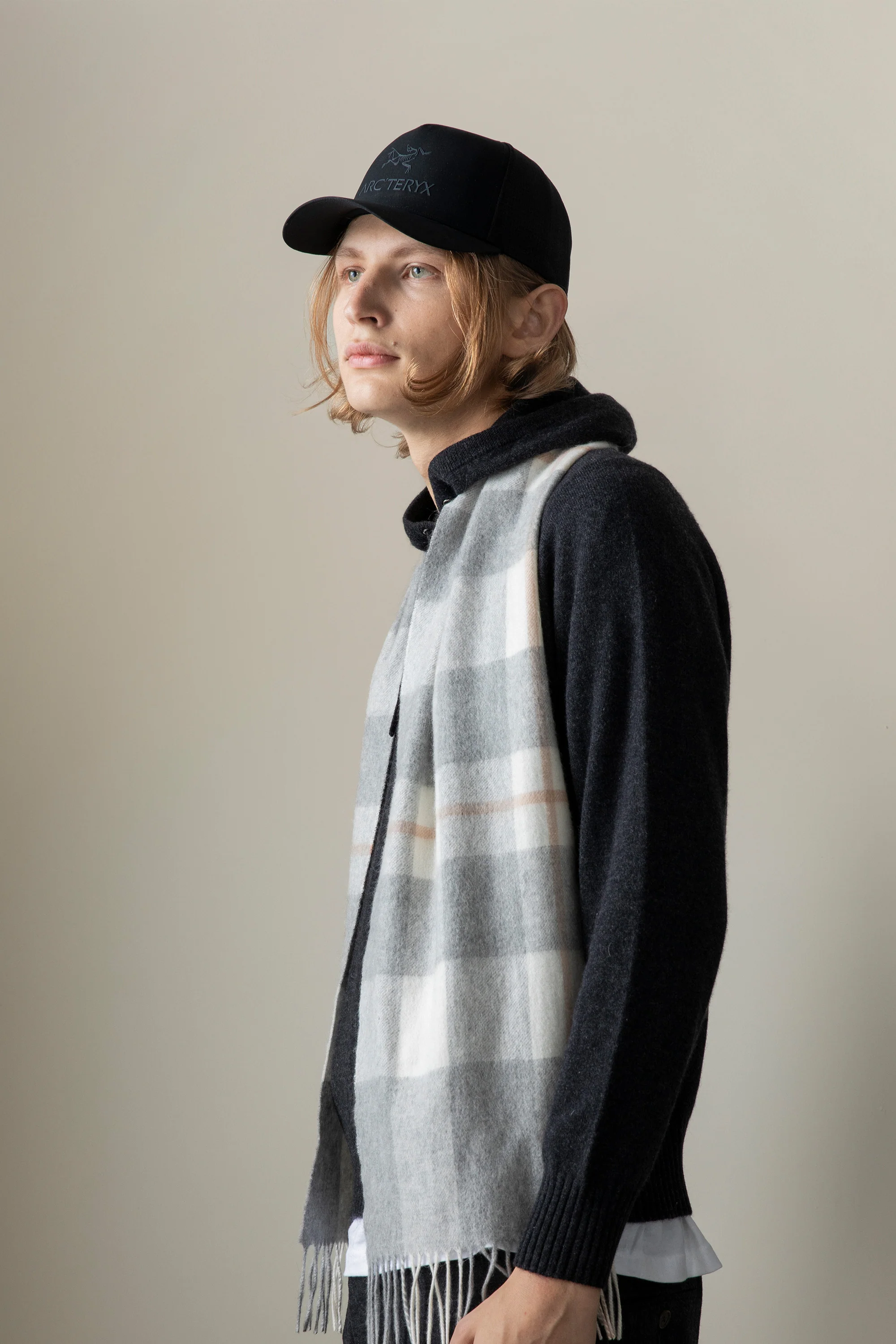 Contemporary Check Cashmere Scarf - Grey - Image 2