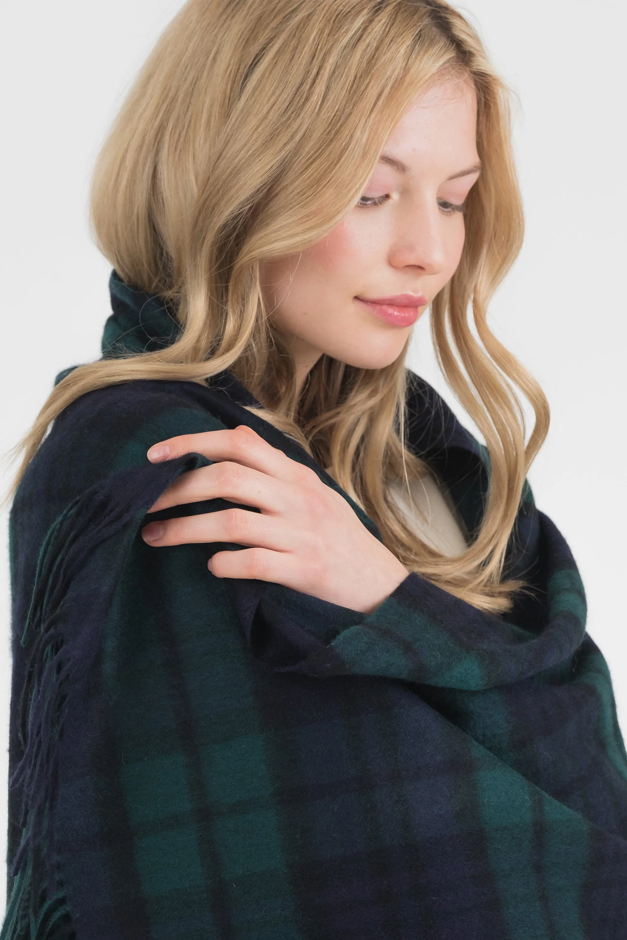 Heritage Tartan Cashmere Stole - Blackwatch - Image 2