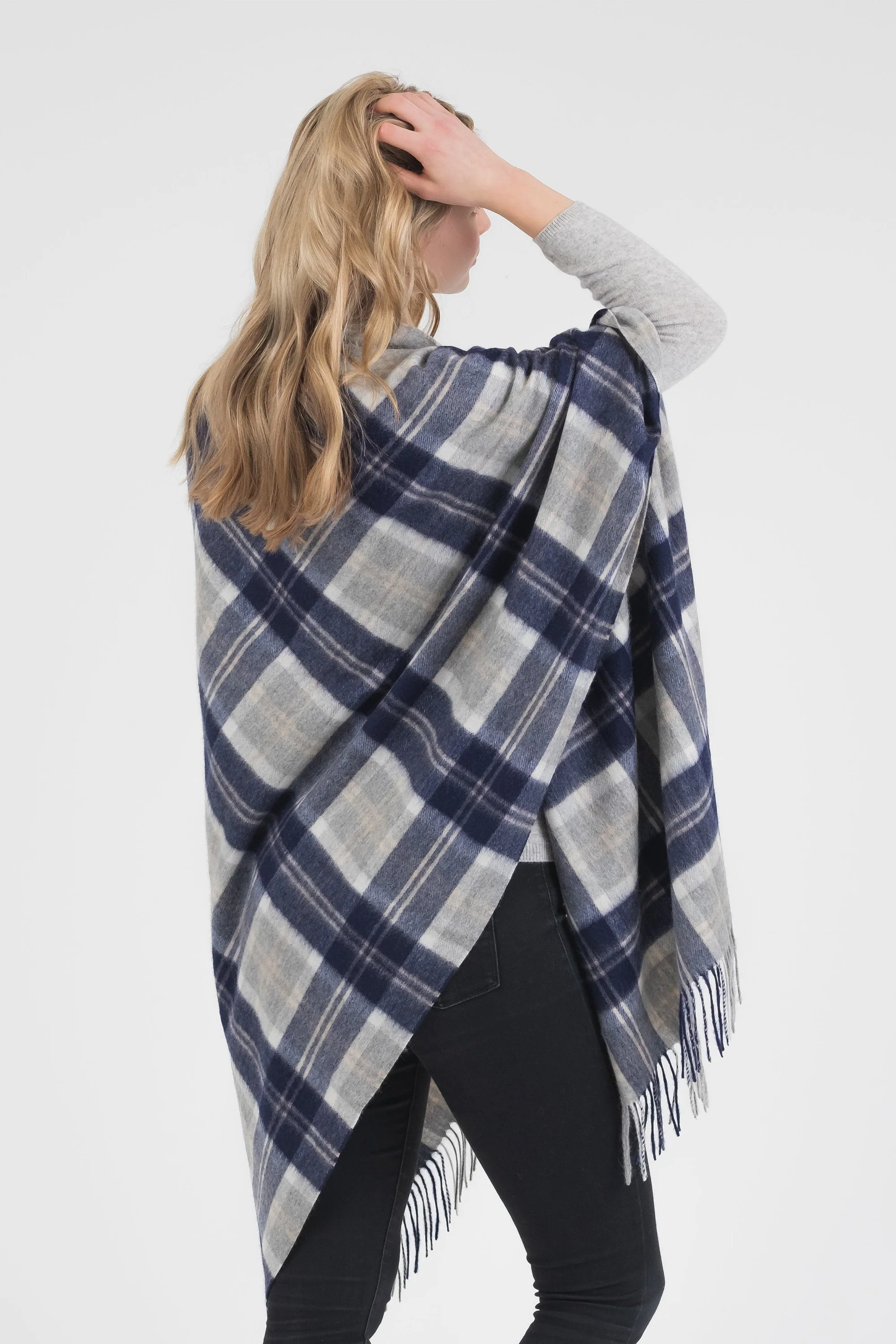 Heritage Tartan Cashmere Stole - Silver Bannockbane - Image 2