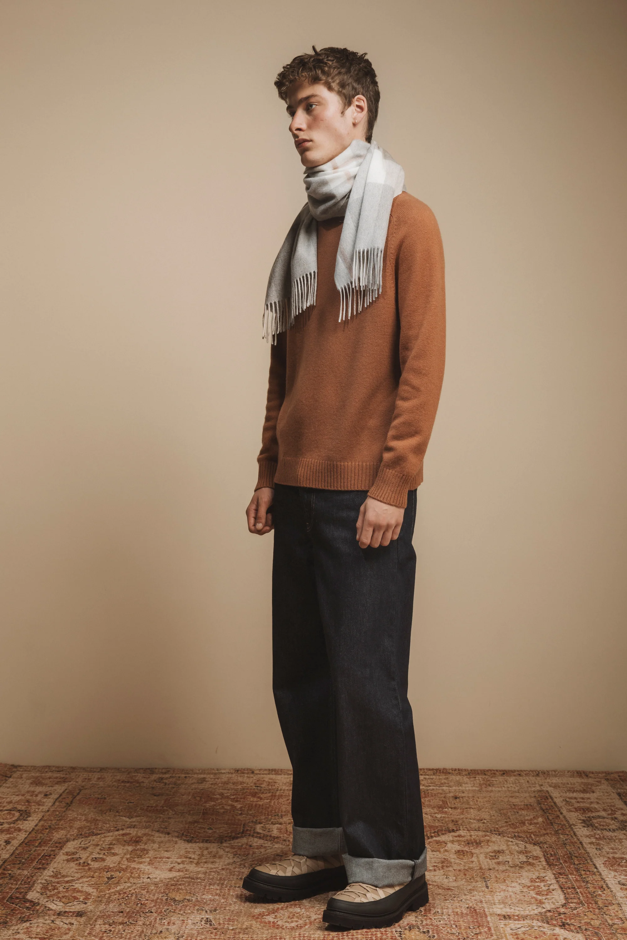 Contemporary Check Cashmere Wide Scarf - Grey Plaid Check - Image 3
