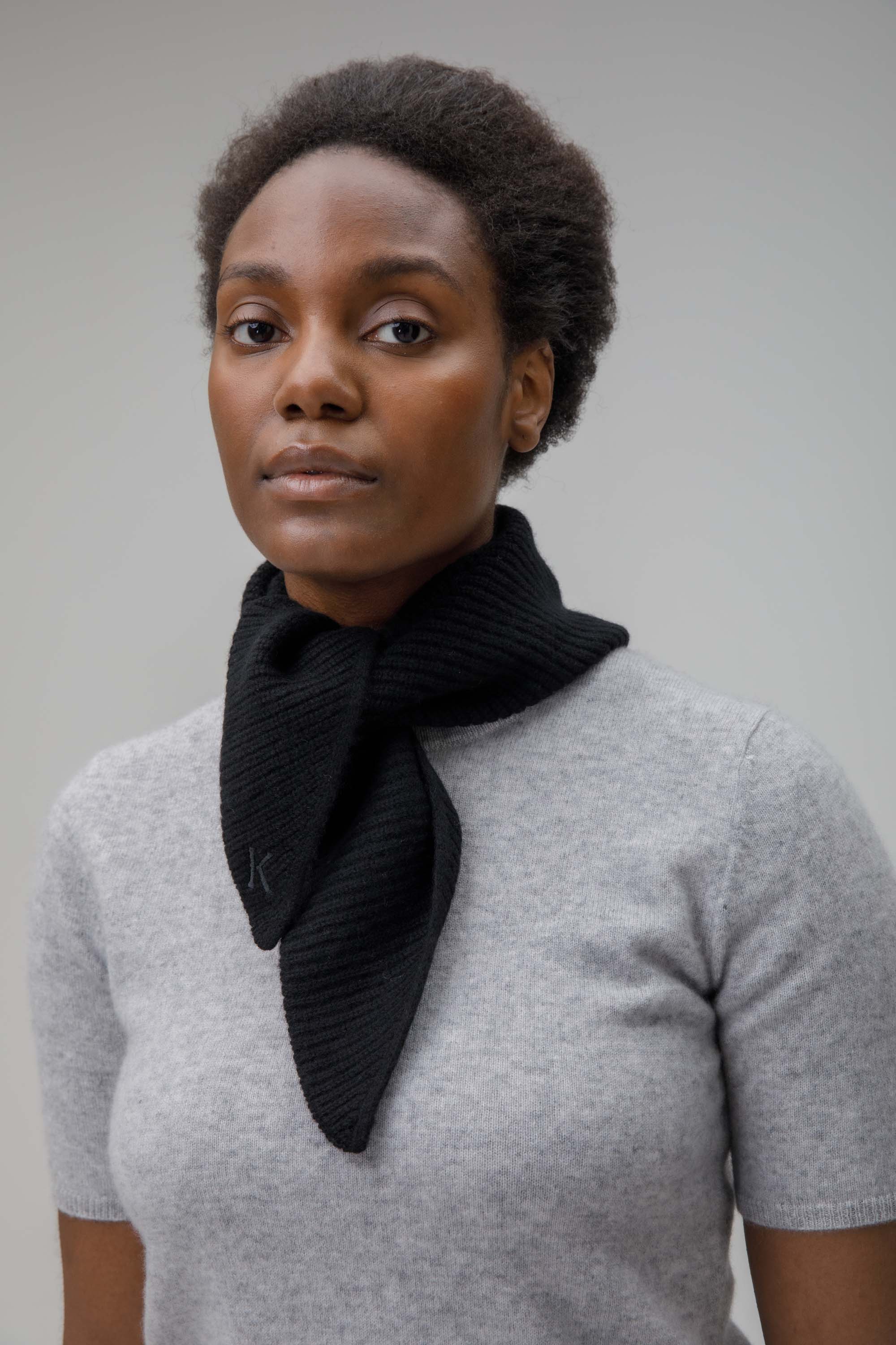 Knitted Cashmere Neck Tie - Black