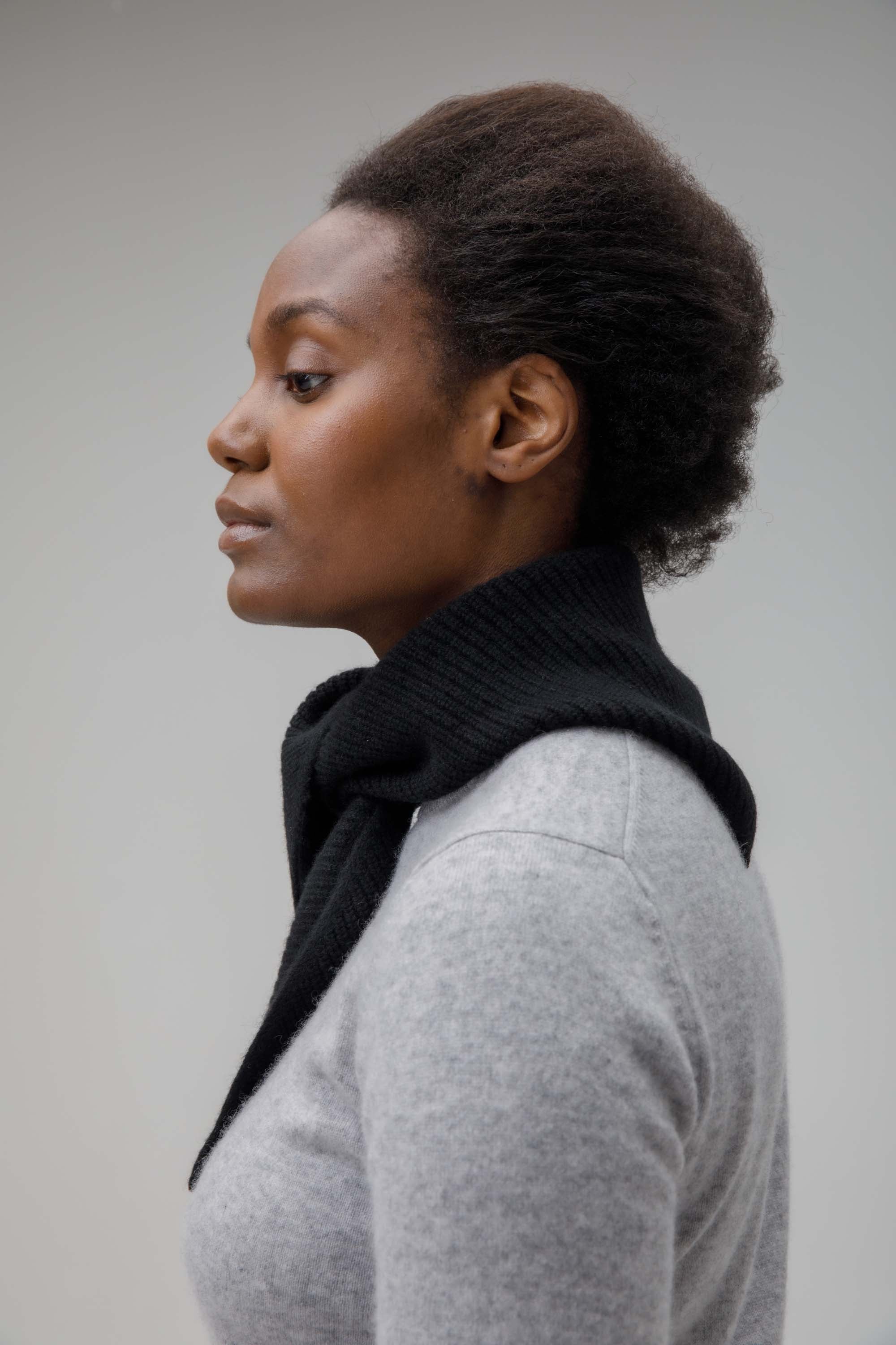 Knitted Cashmere Neck Tie - Black - Image 2