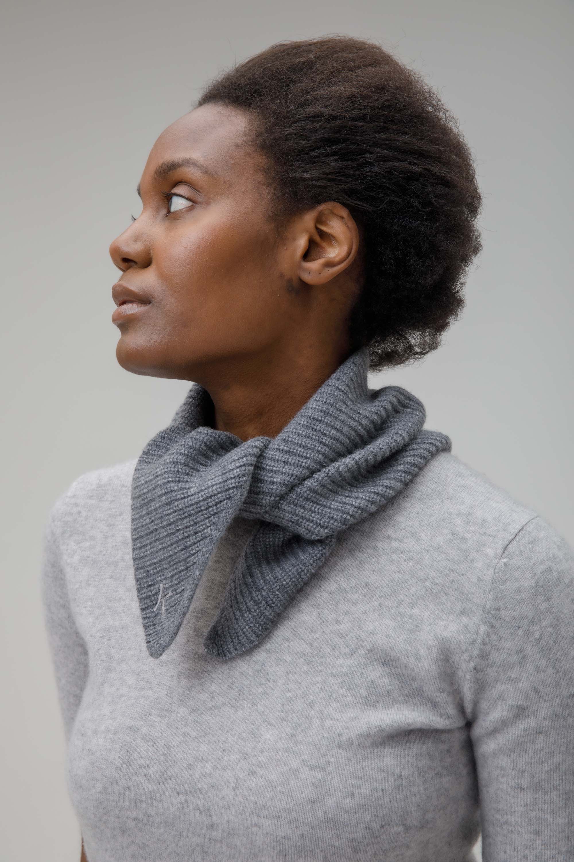 Knitted Cashmere Neck Tie - Grey - Image 2