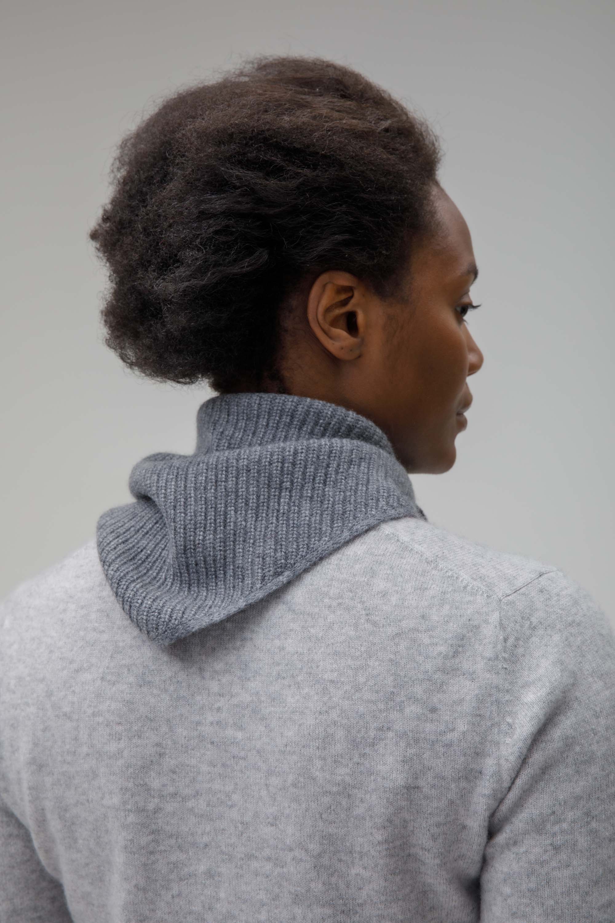 Knitted Cashmere Neck Tie - Grey - Image 3