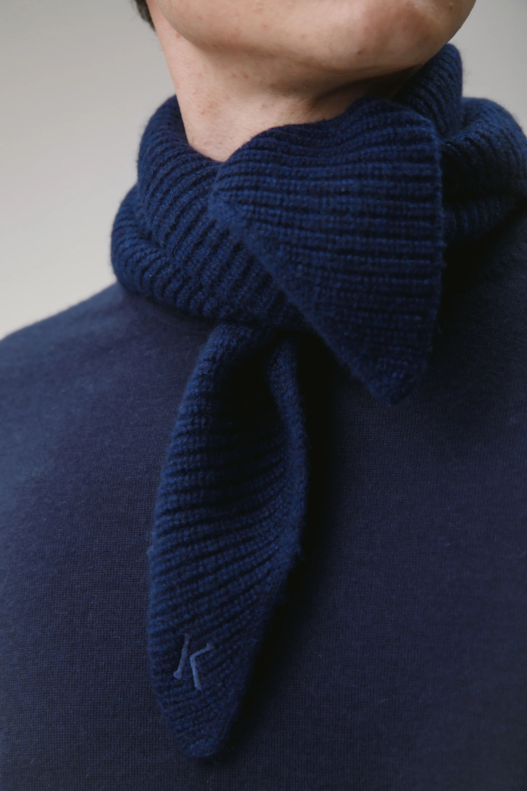 Knitted Cashmere Neck Tie - Cosmos - Image 3