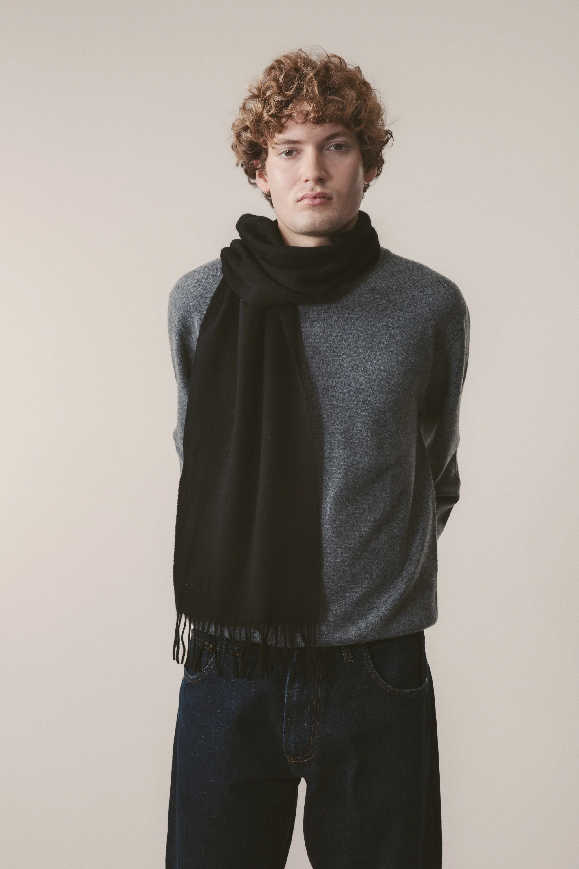 Solid Lambswool Scarf - Black