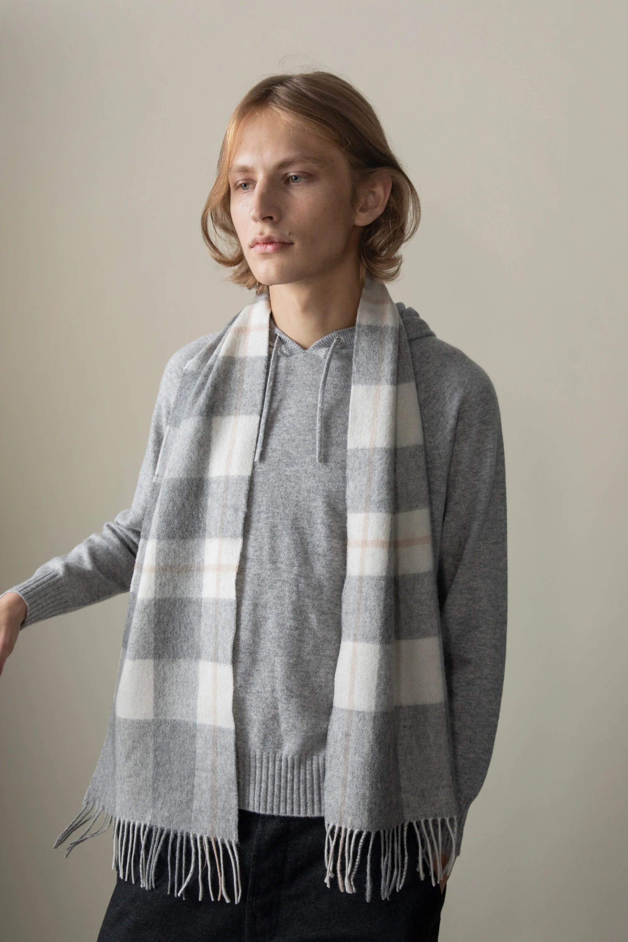 Contemporary Check Lambswool Scarf - Grey - Image 2