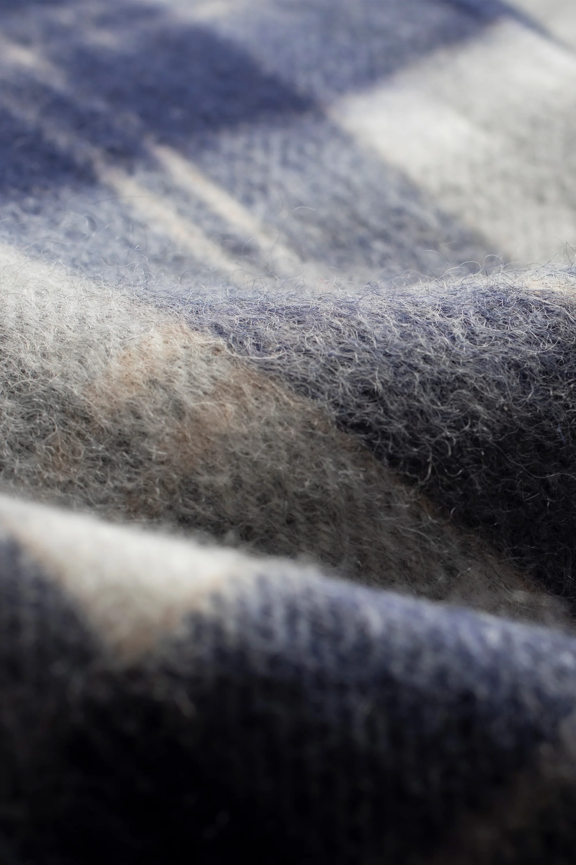 Heritage Tartan Lambswool Scarf - Silver Bannockbane - Image 4