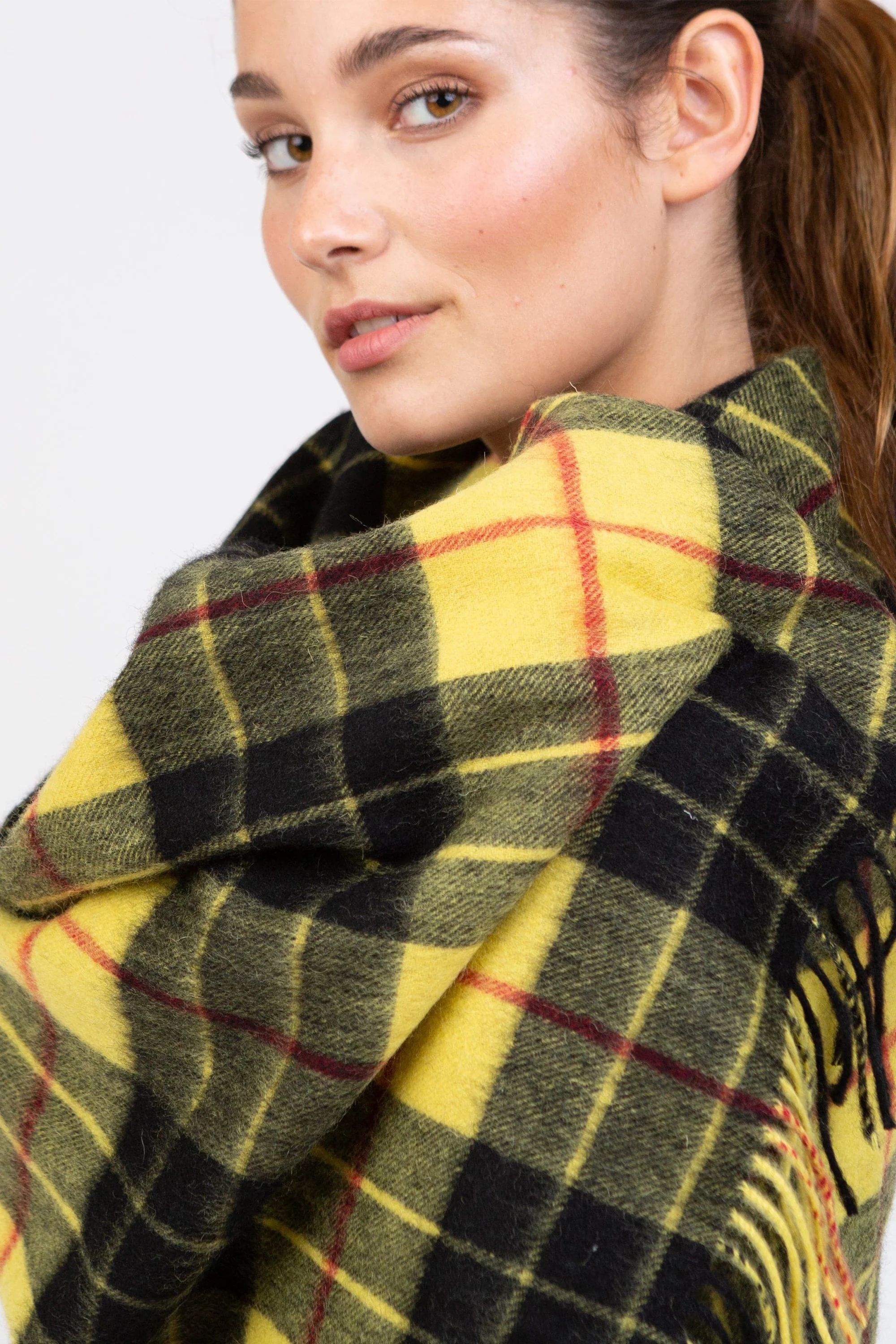 Heritage Tartan Lambswool Stole - Macleod - Image 3