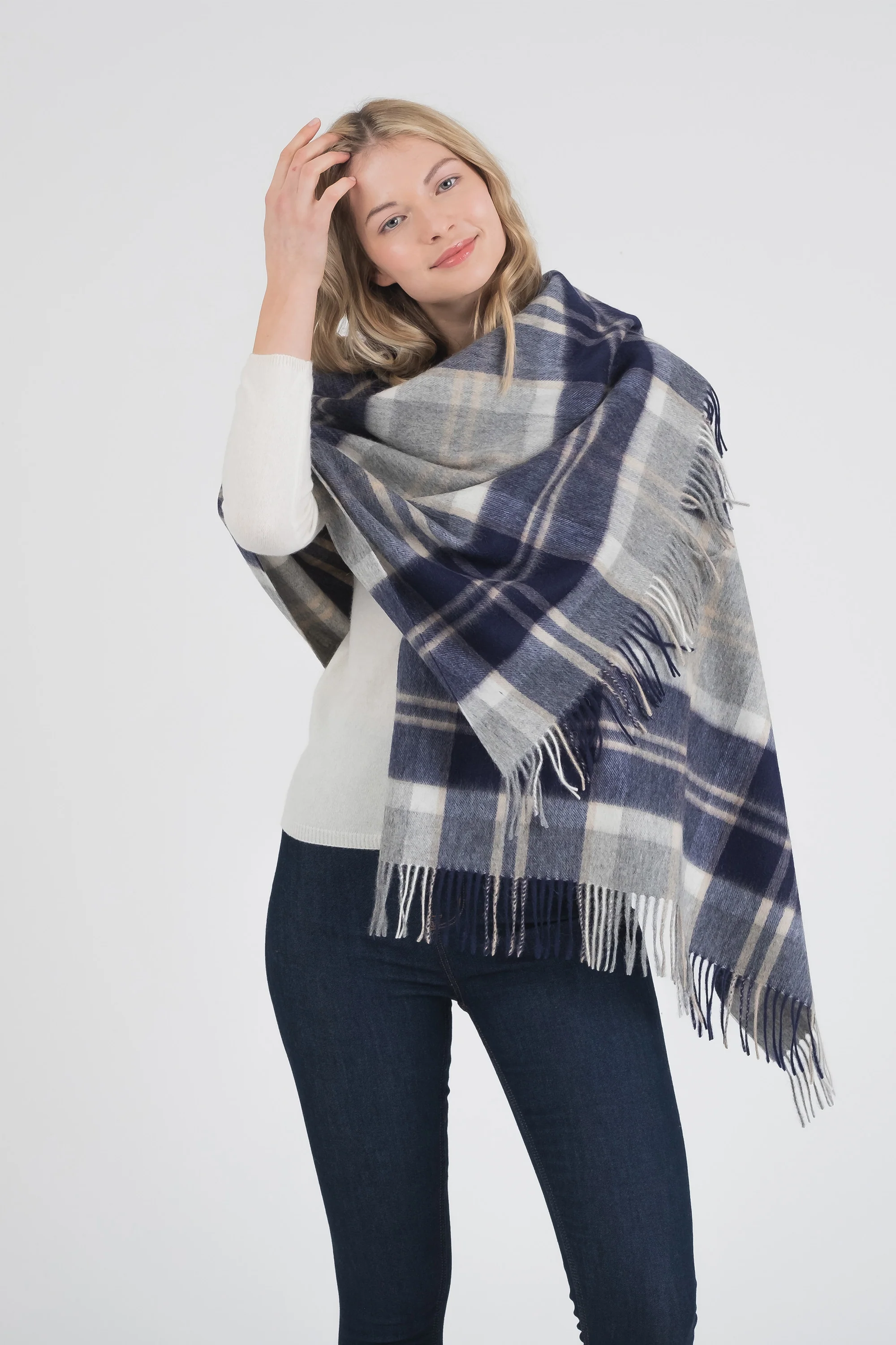 Heritage Tartan Lambswool Stole - Silver Bannockbane - Image 2