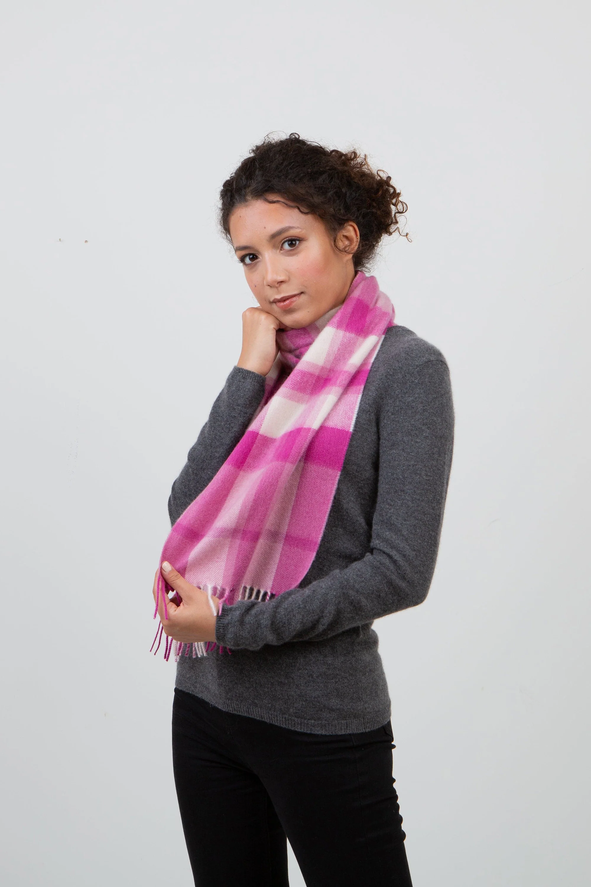 Made in Scotland Contemporary Exploded Thompson Cashmere Scarf - Pale Pink - Image 2