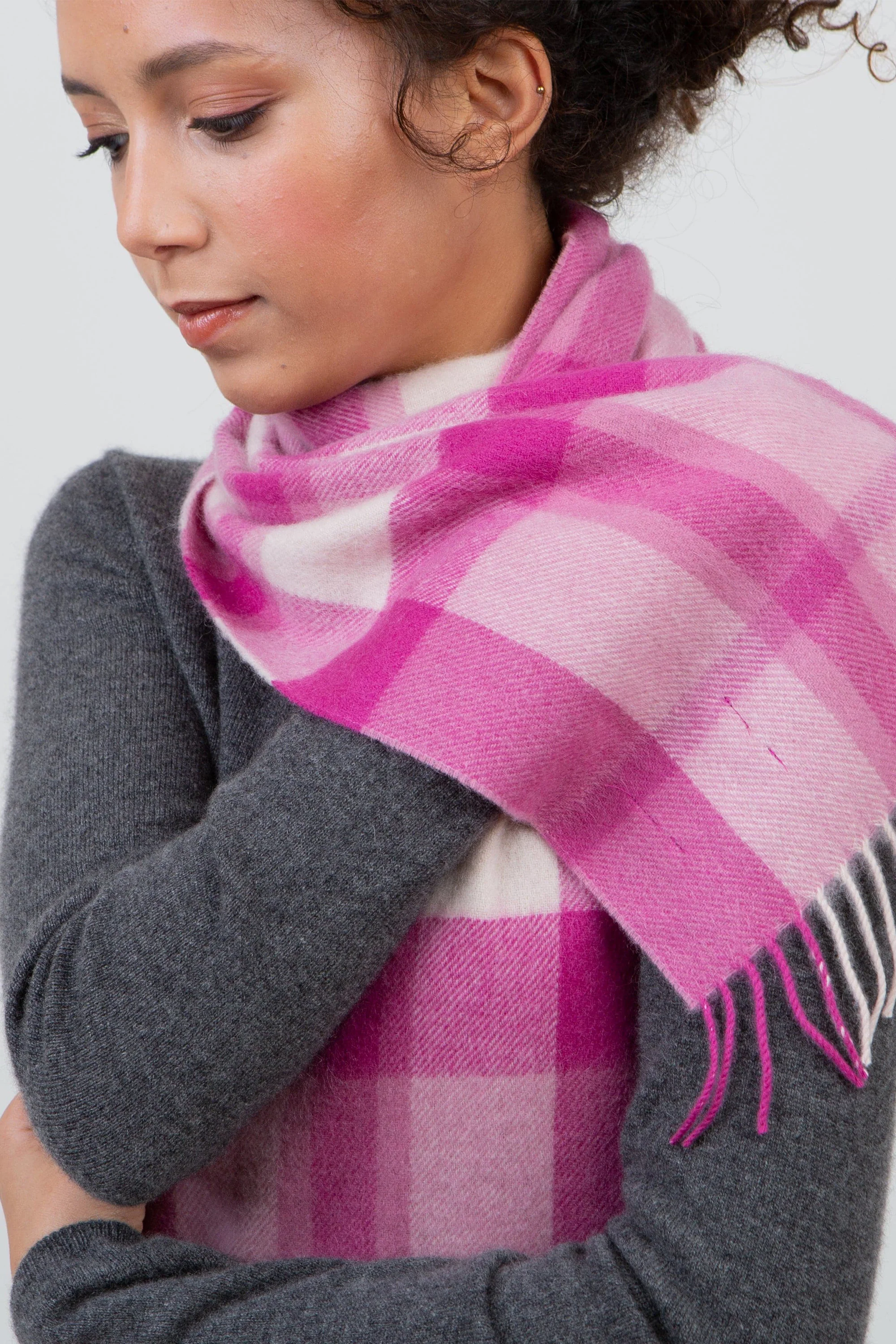 Made in Scotland Contemporary Exploded Thompson Cashmere Scarf - Pale Pink - Image 3