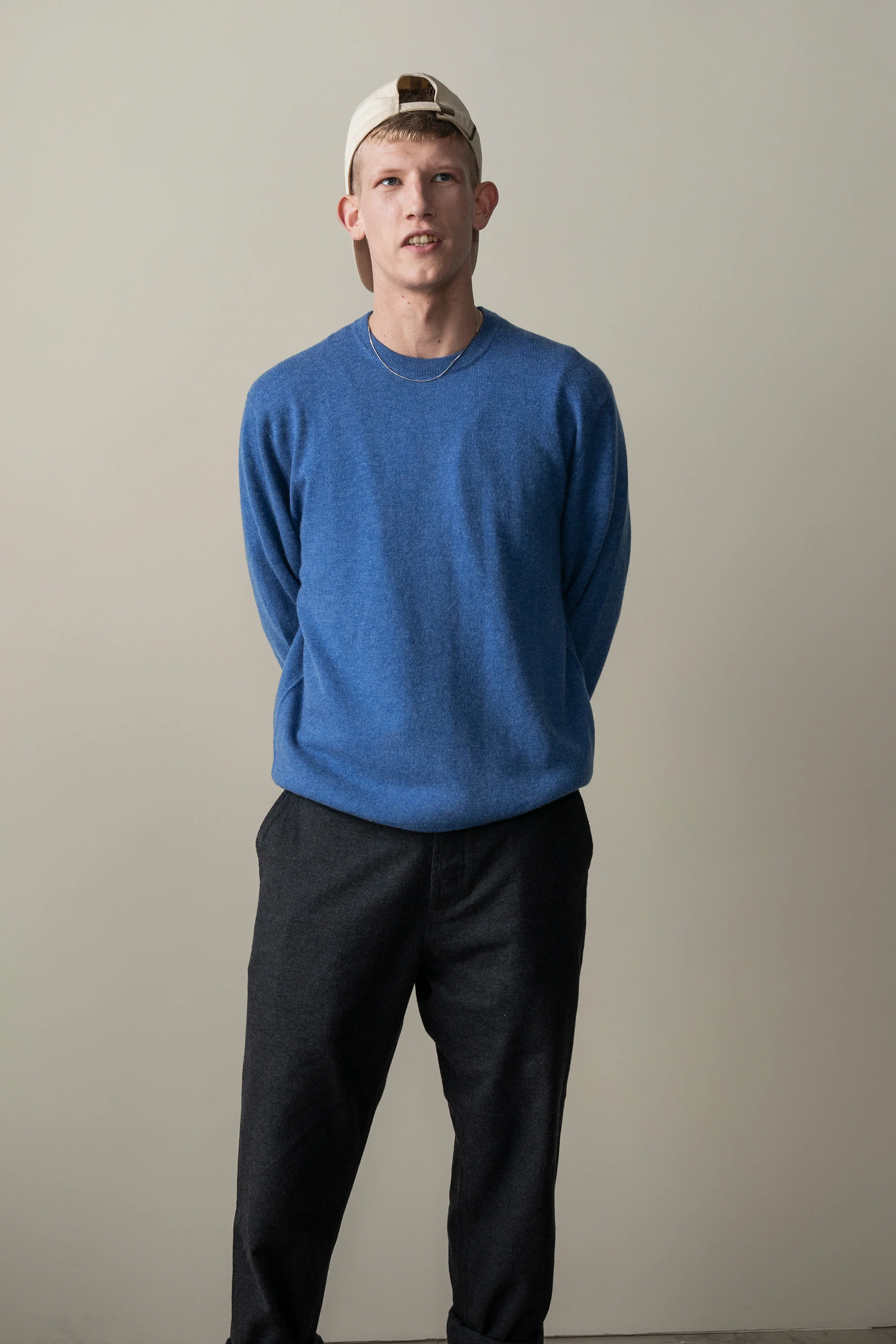Men's Cashmere Crew Neck Jumper - Denim - Image 2