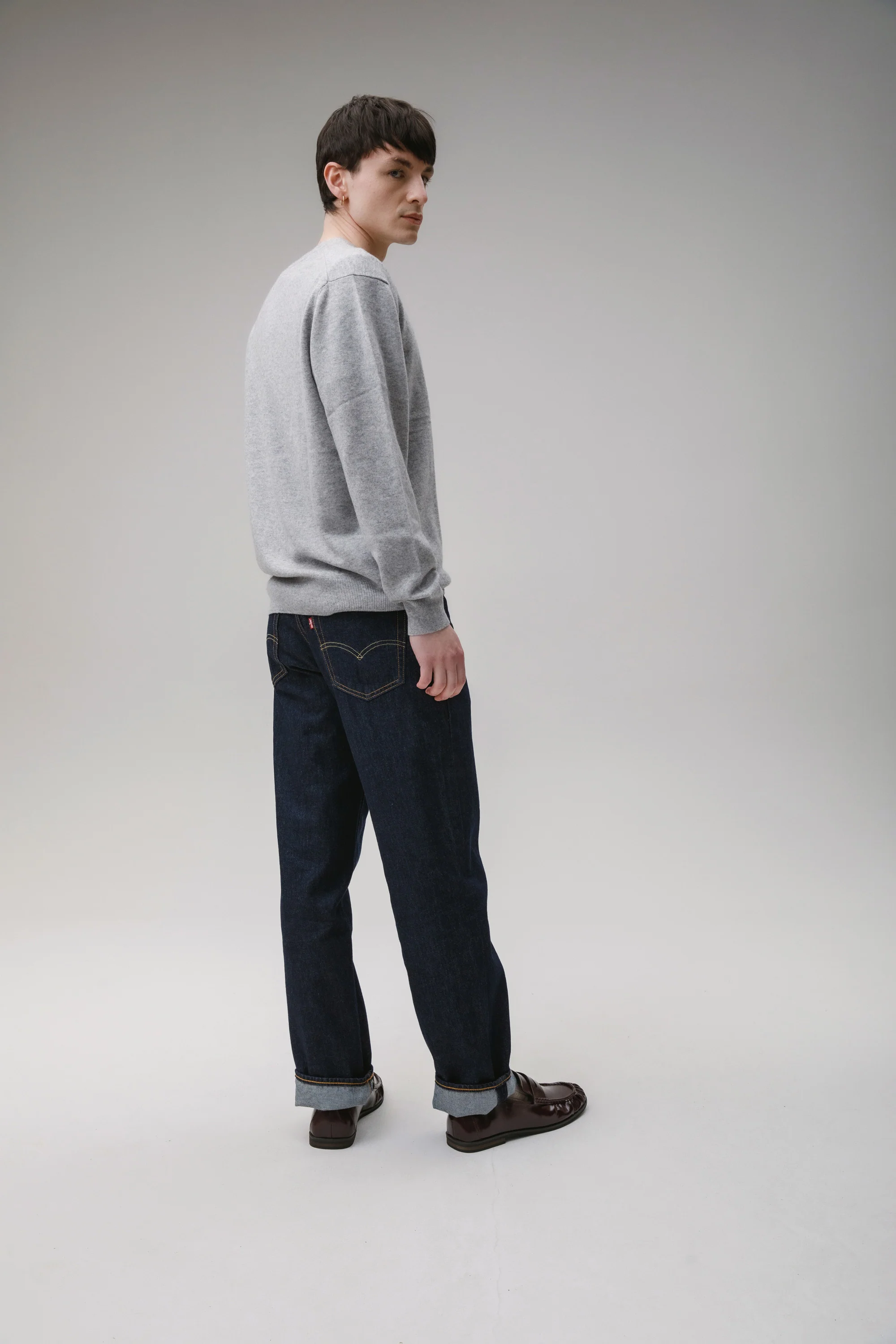 Men's Cashmere V Neck Jumper - Light Grey - Image 2
