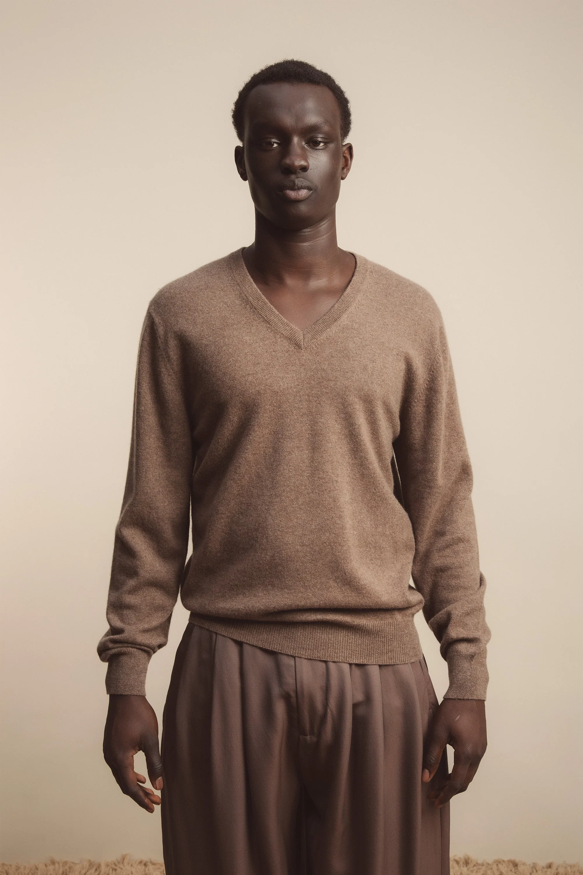 Men's Cashmere V Neck Jumper - Squirrel - Image 5