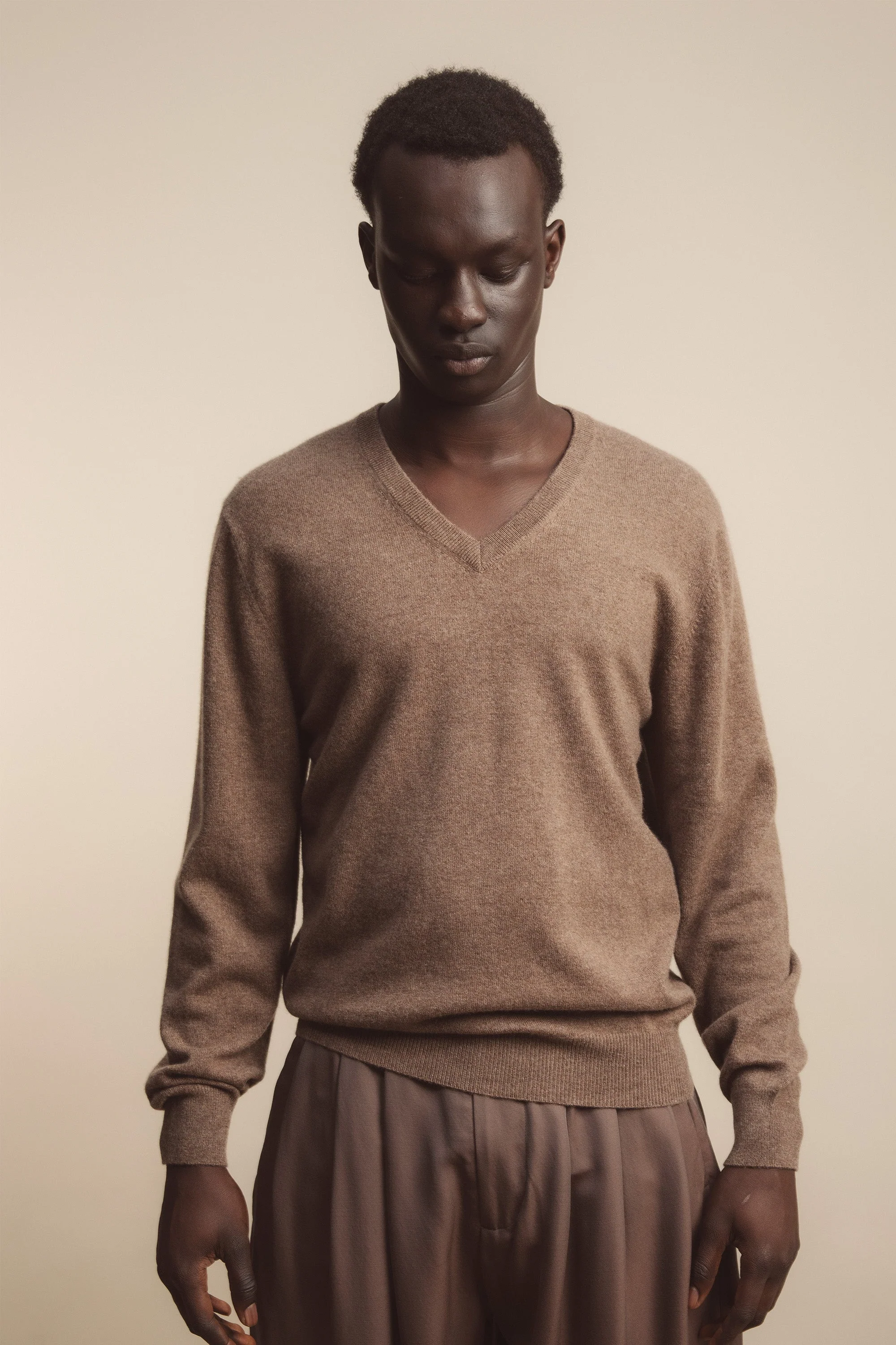 Men's Cashmere V Neck Jumper - Squirrel - Image 6