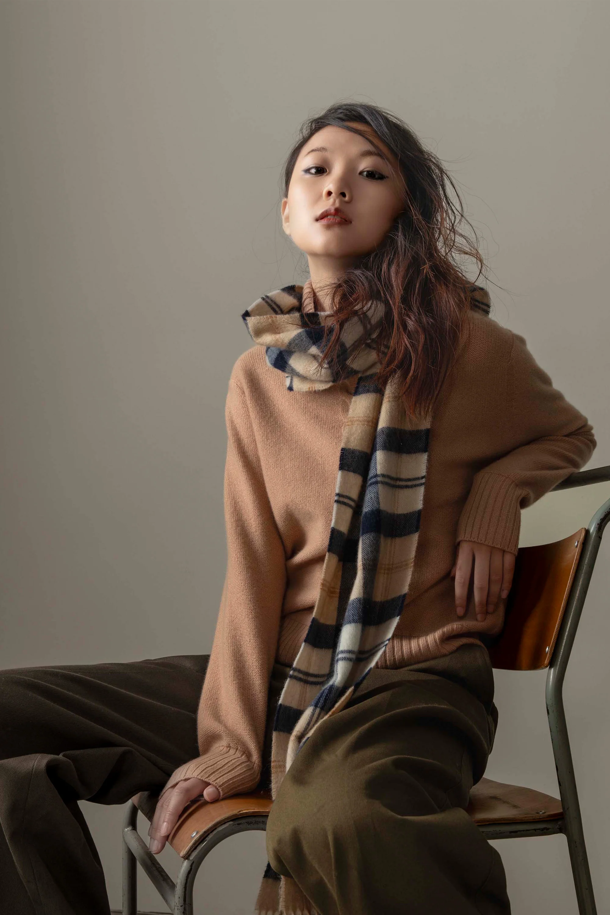 Made In Scotland Contemporary Cashmere Scarf - Navy Camel - Image 2
