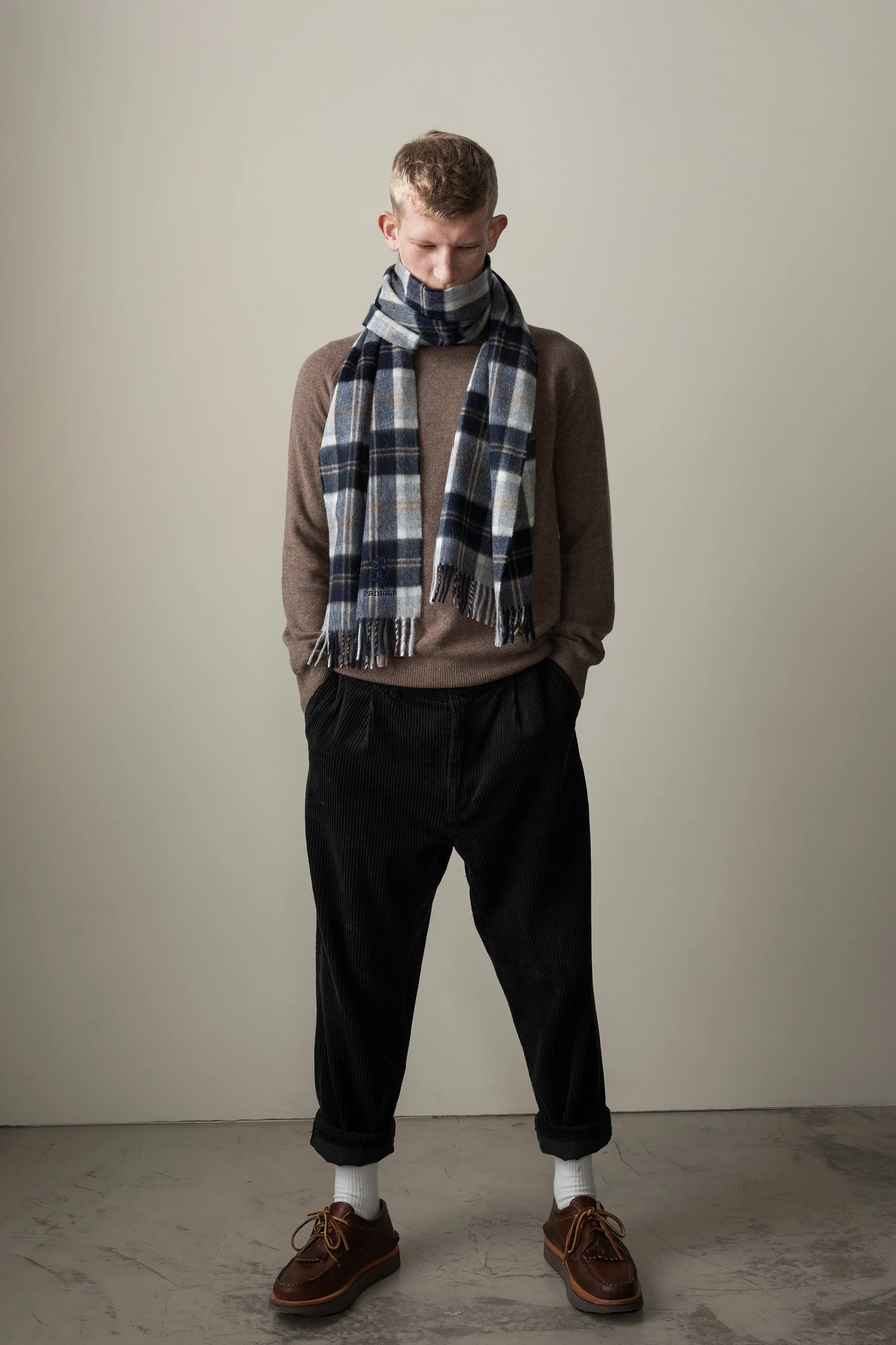 Pringle Of Scotland Cashmere Wide Scarf  - Silver Bannockbane - Image 2