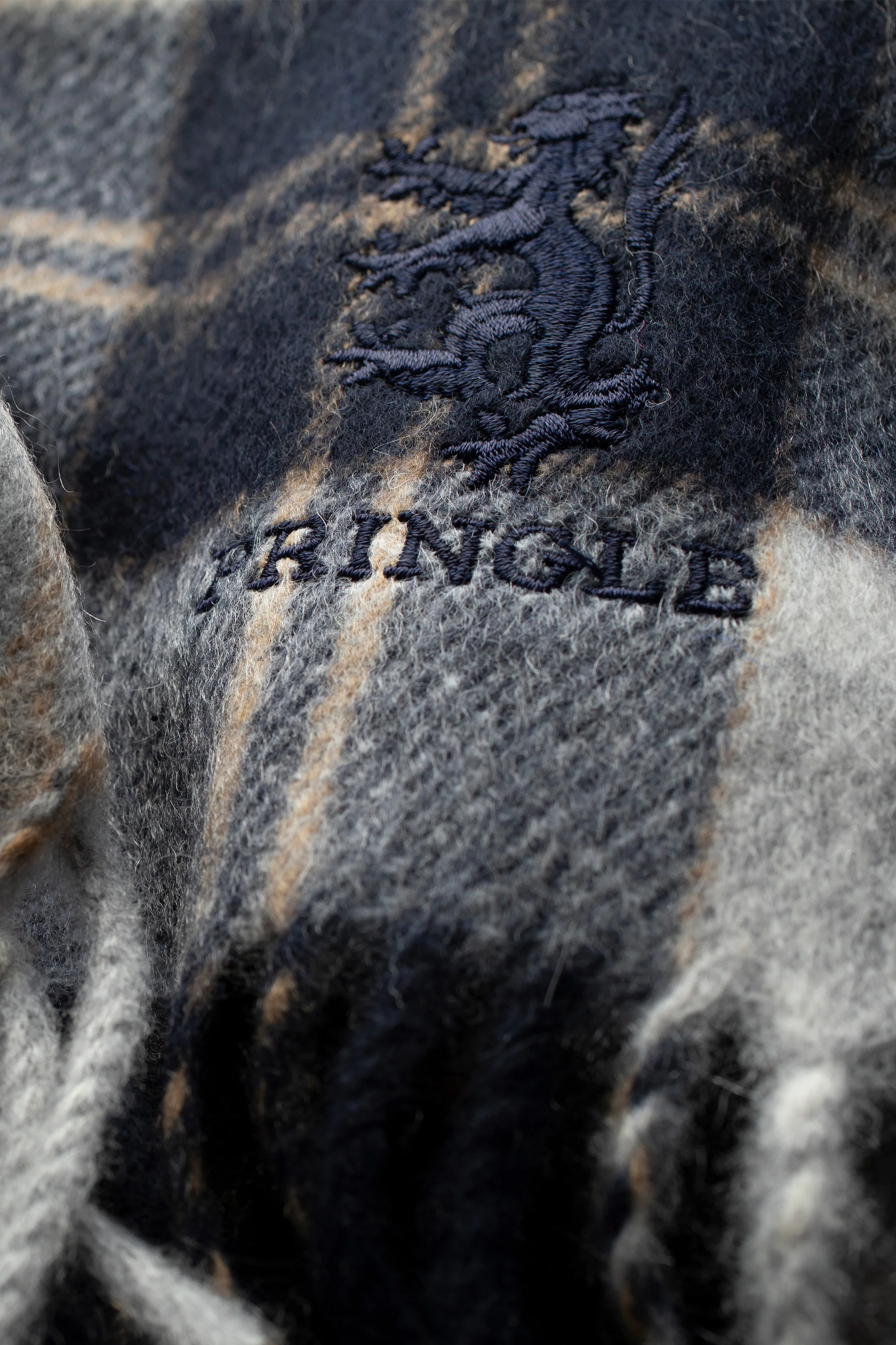 Pringle Of Scotland Cashmere Wide Scarf  - Silver Bannockbane - Image 4