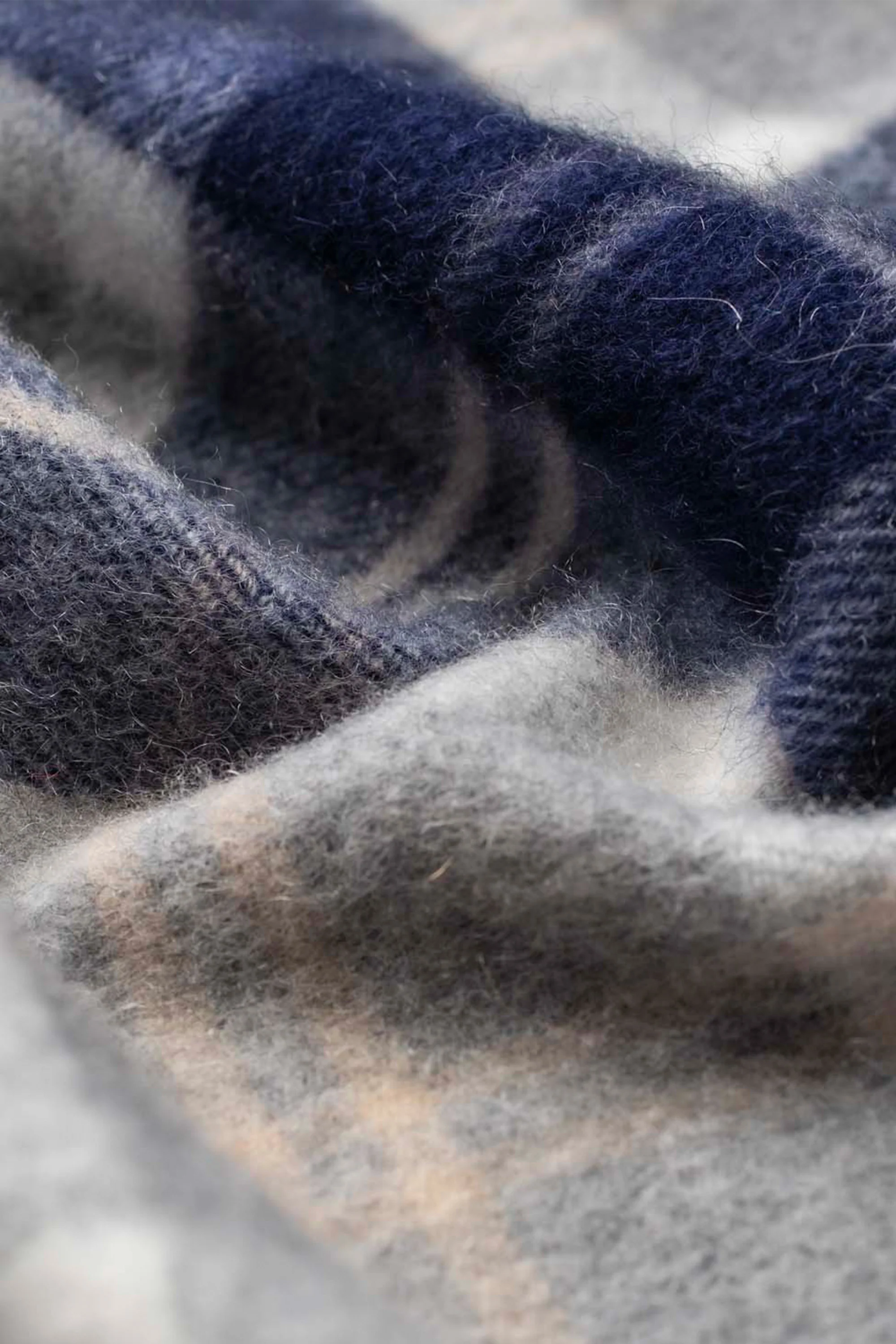 Made In Scotland Heritage Cashmere Scarf - Silver Bannockbane - Image 4