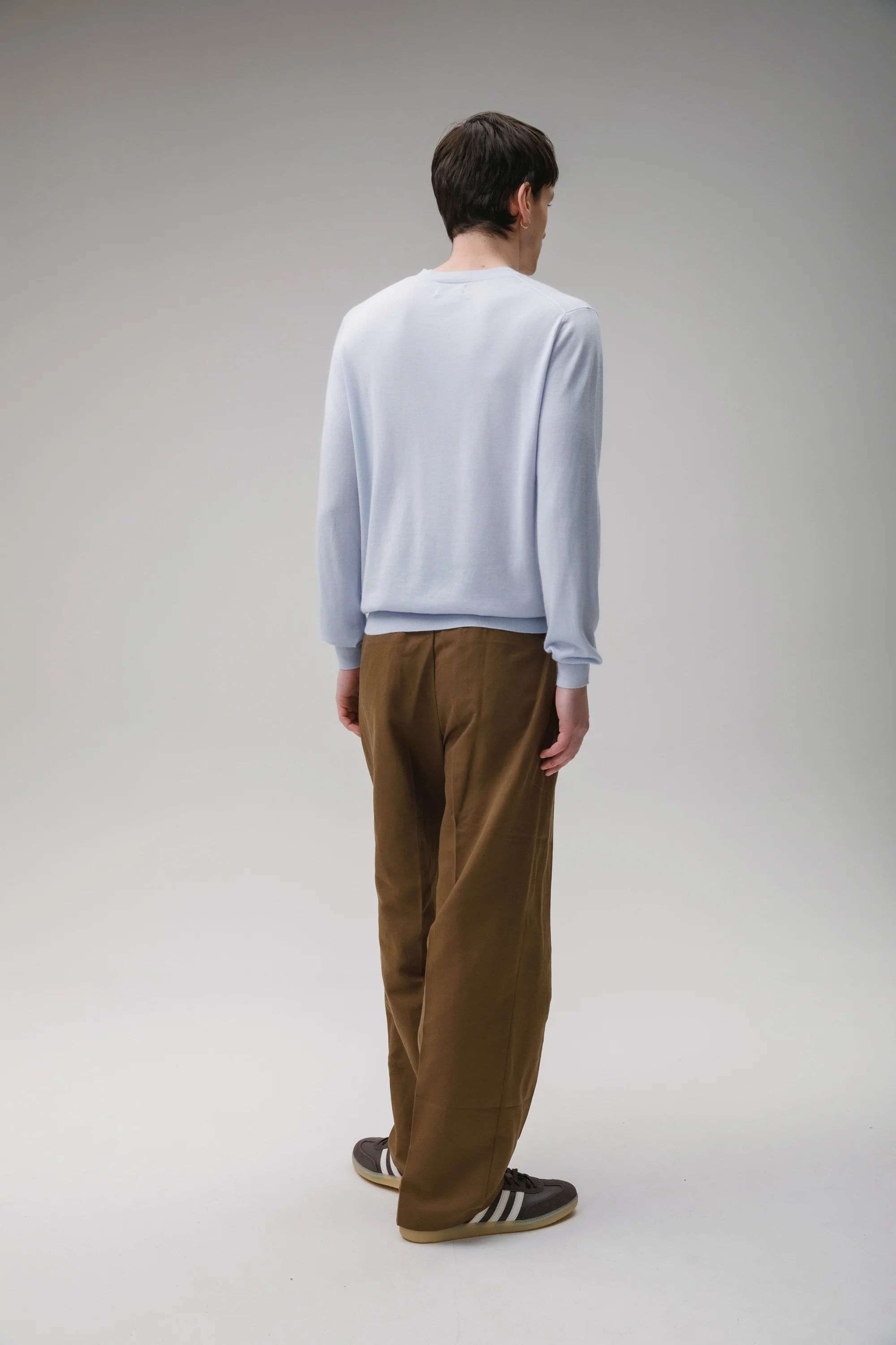 Unisex Lightweight Cashmere Crew Neck Jumper - Pale Blue - Image 5