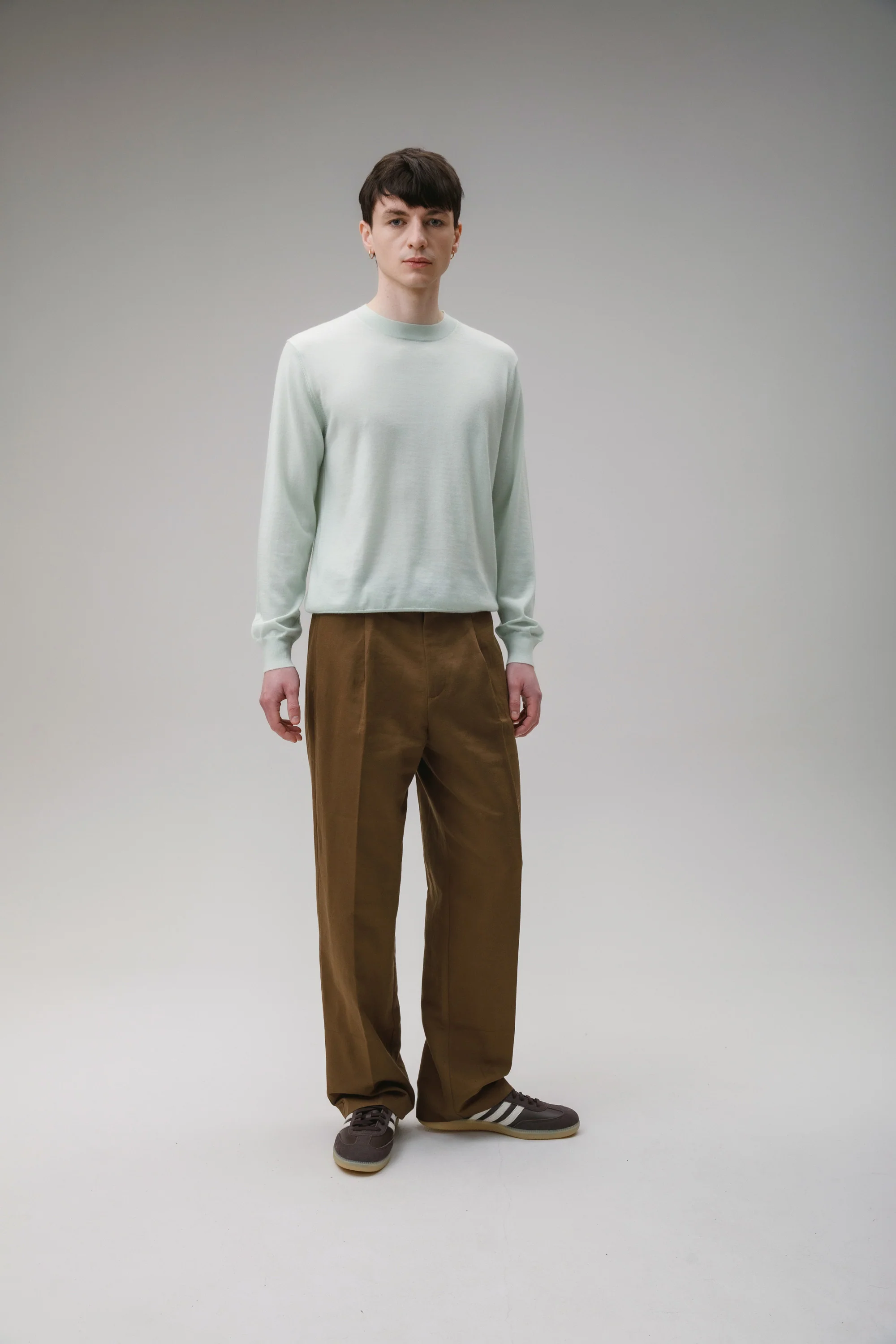 Unisex Lightweight Cashmere Crew Neck Jumper - Pale Green - Image 4
