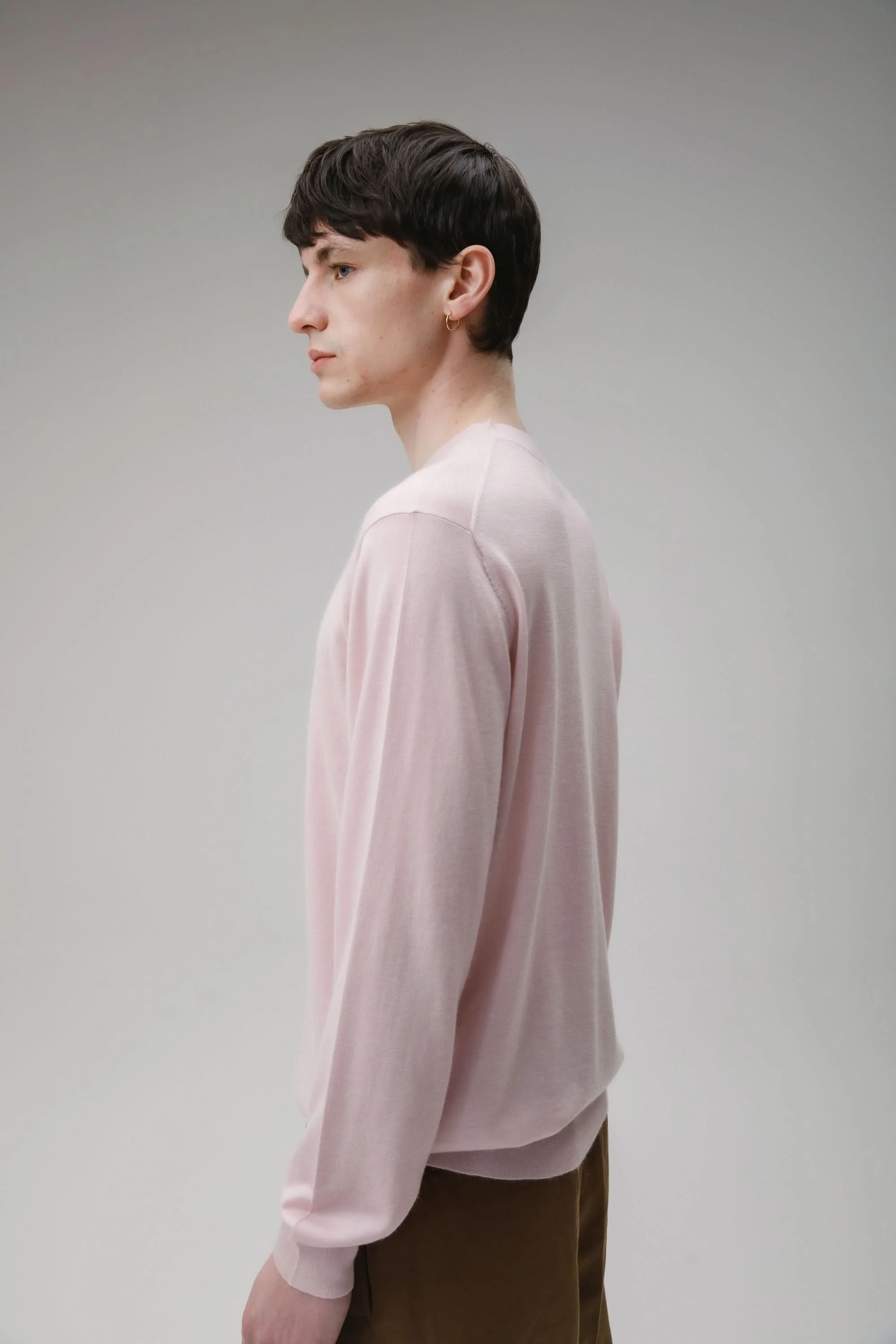 Unisex Lightweight Cashmere Crew Neck Jumper - Silver Pink - Image 10