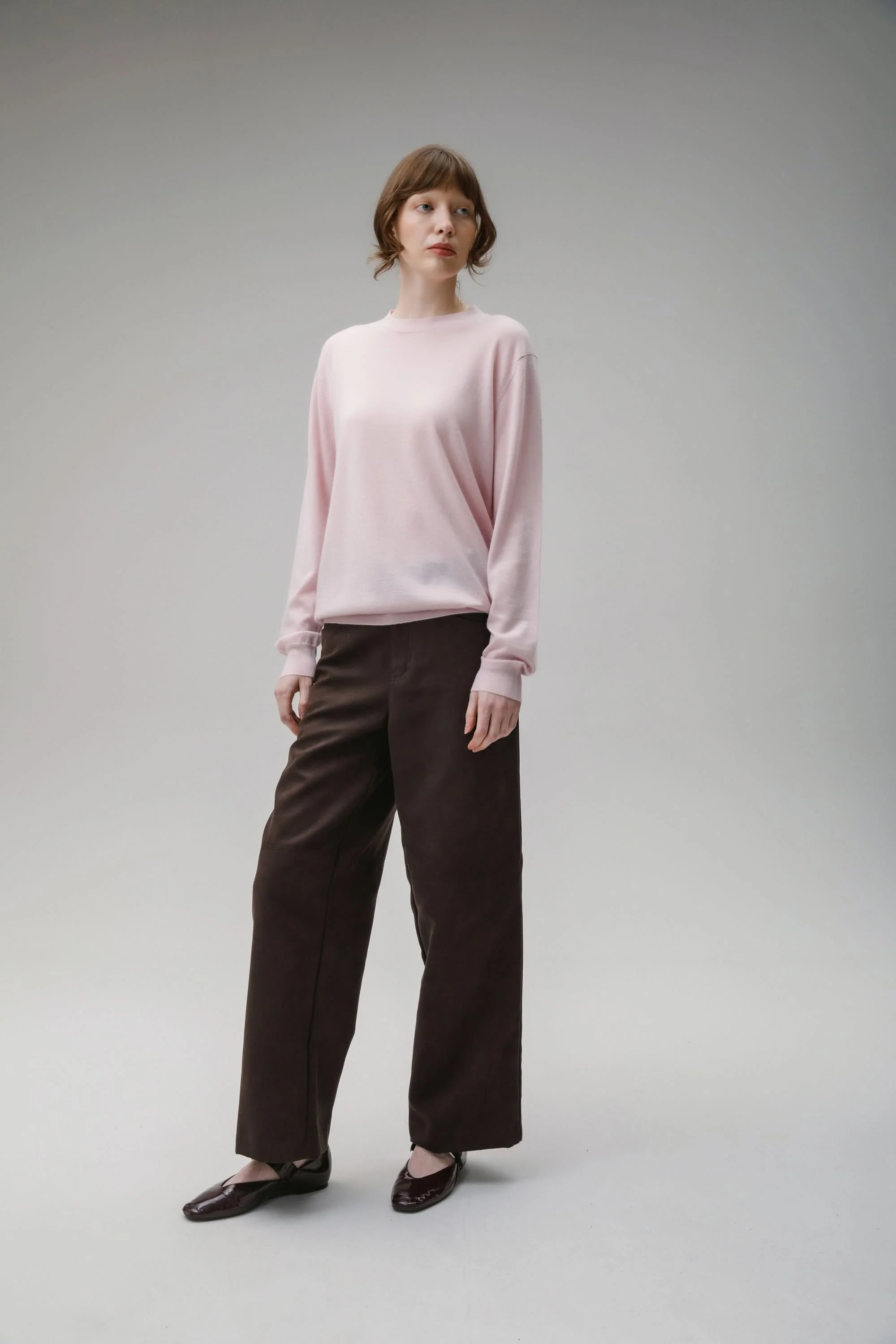 Unisex Lightweight Cashmere Crew Neck Jumper - Silver Pink - Image 3