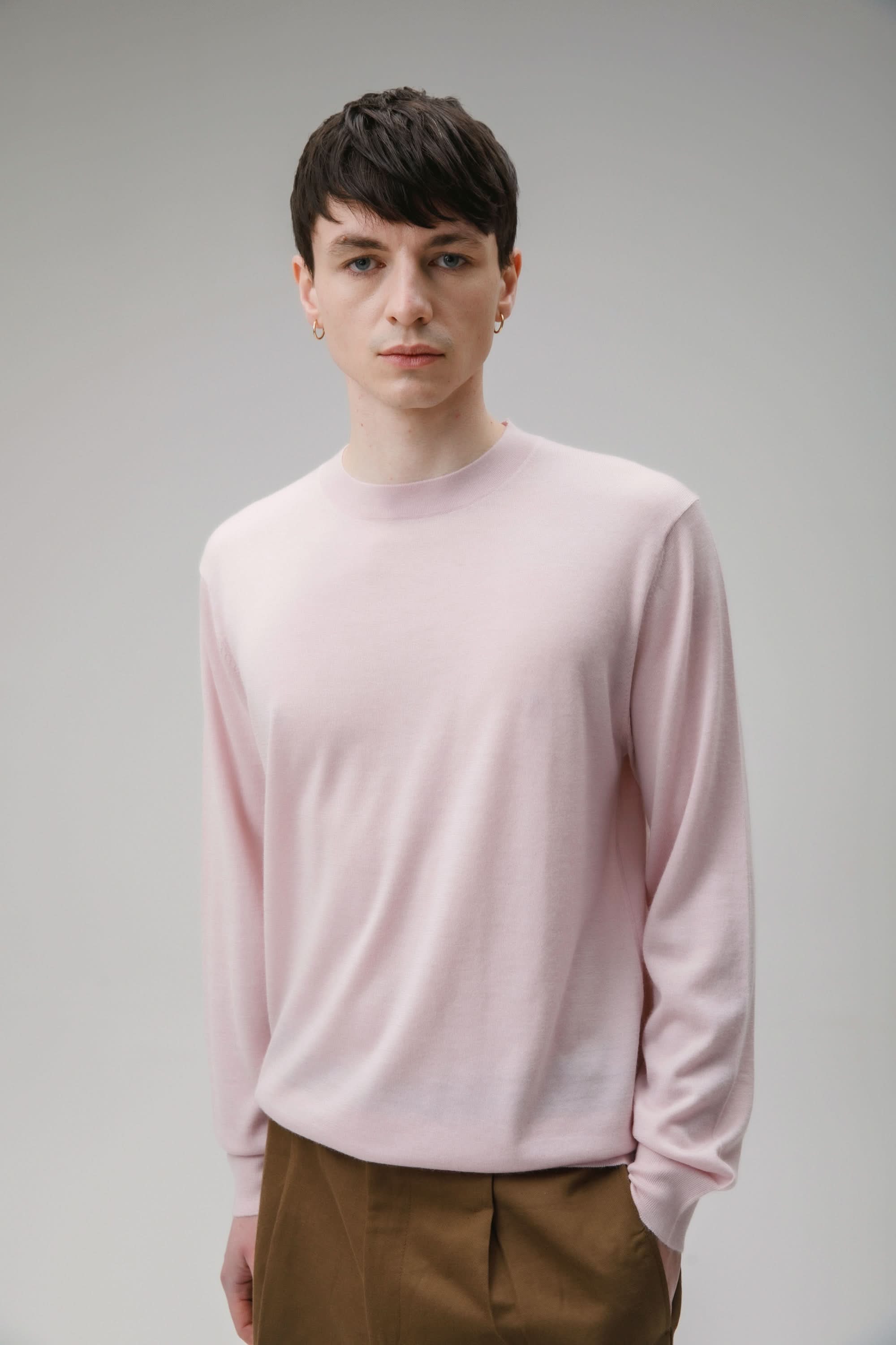 Unisex Lightweight Cashmere Crew Neck Jumper - Silver Pink - Image 8