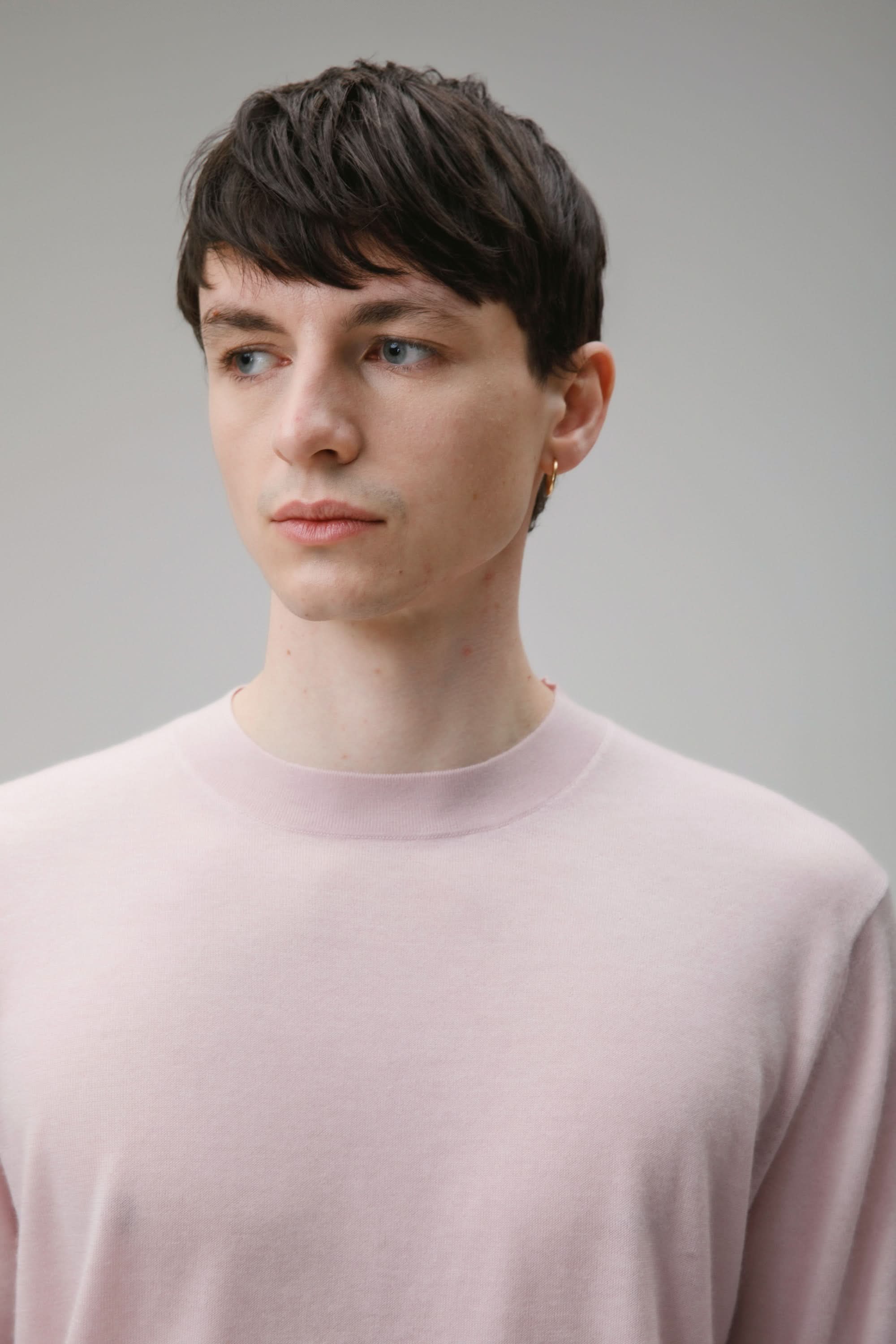 Unisex Lightweight Cashmere Crew Neck Jumper - Silver Pink - Image 9