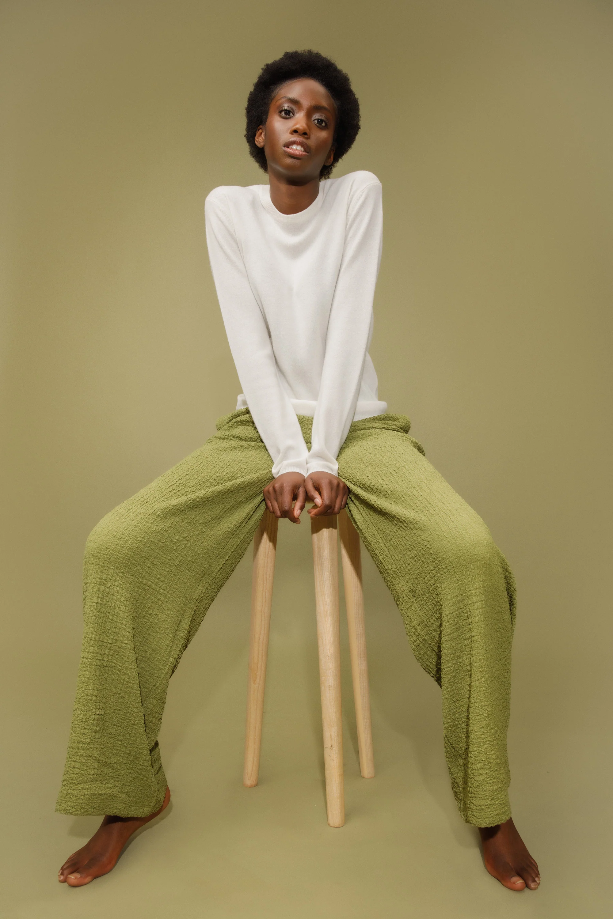 Women's Cashmere Crew Neck Jumper - Soft Cream