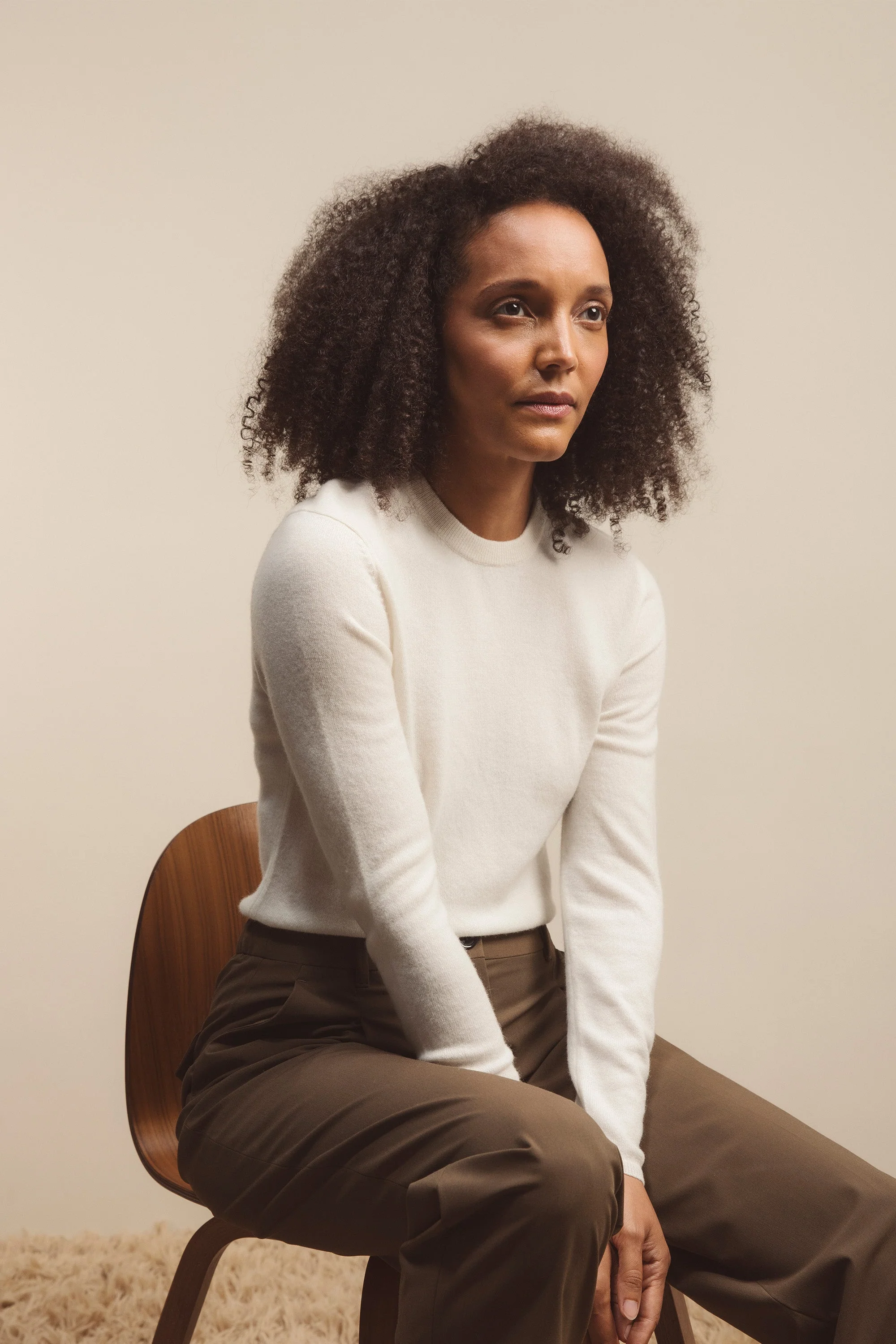 Women's Cashmere Crew Neck Jumper - Soft Cream - Image 7