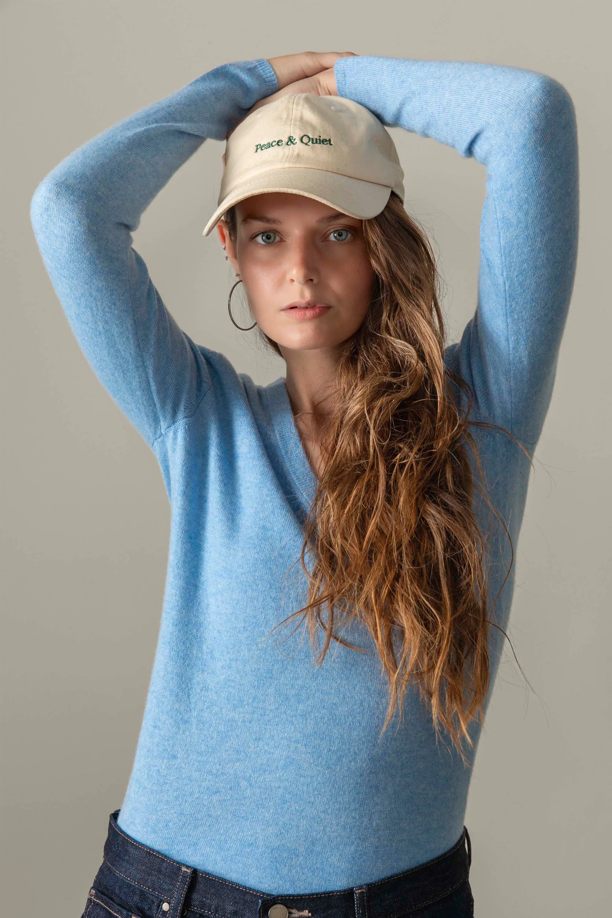 Women's Cashmere V Neck Jumper - Glacier - Image 2