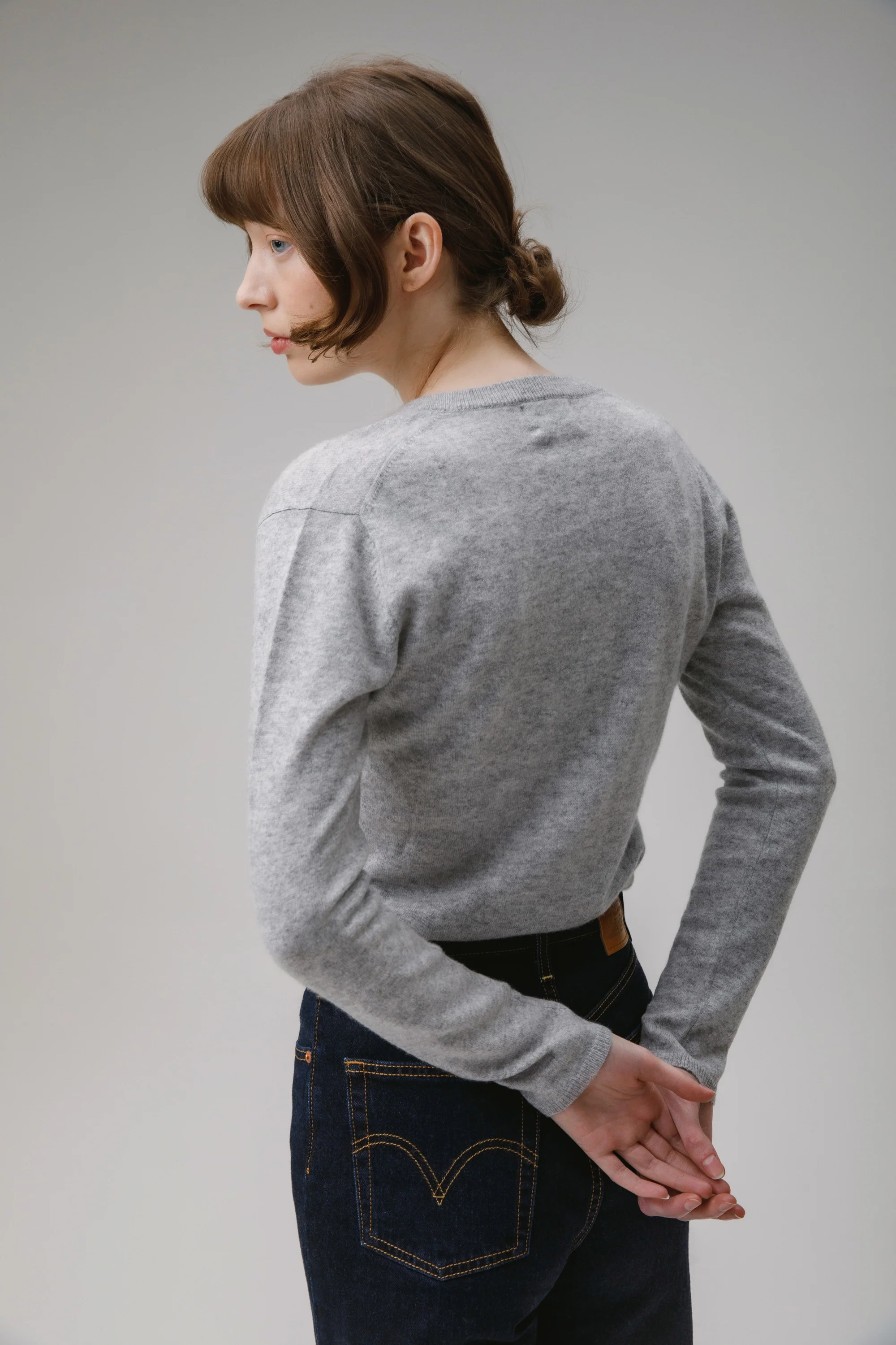 Women's Cashmere V Neck Jumper - Light Grey - Image 2