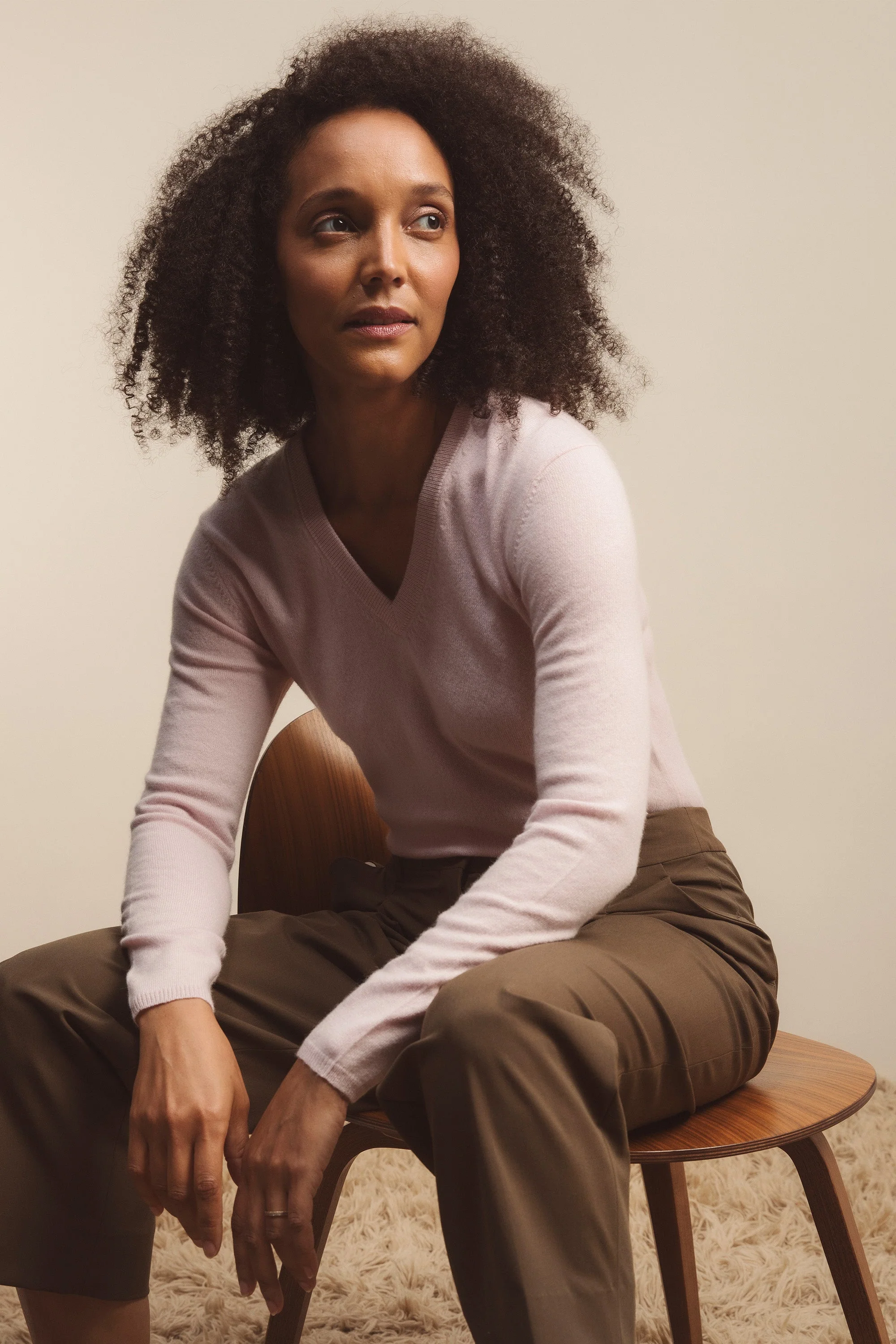 Women's Cashmere V Neck Jumper - Pale Lilac - Image 6