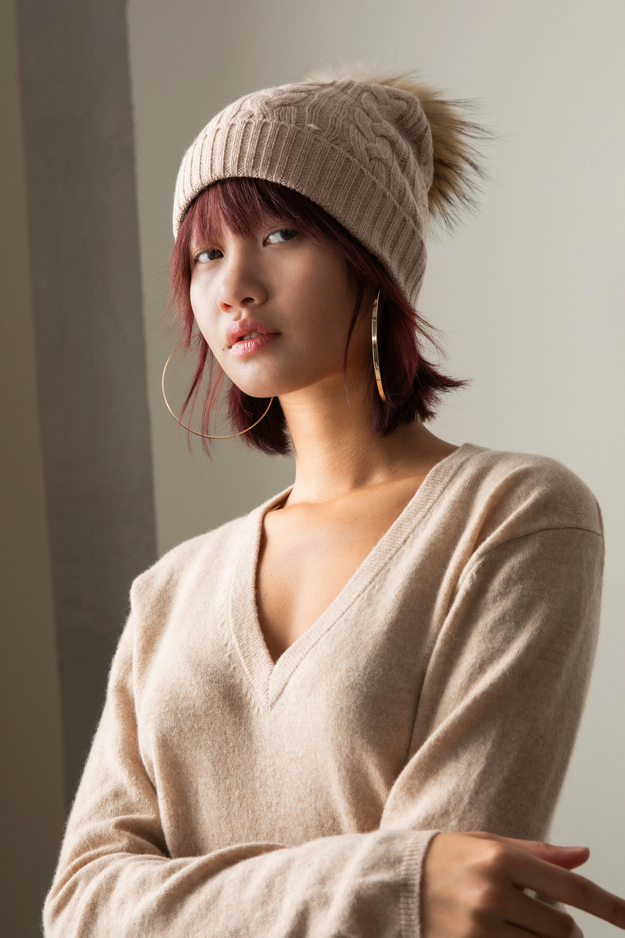 Women's Cashmere V Neck Jumper - Vicuna - Image 7