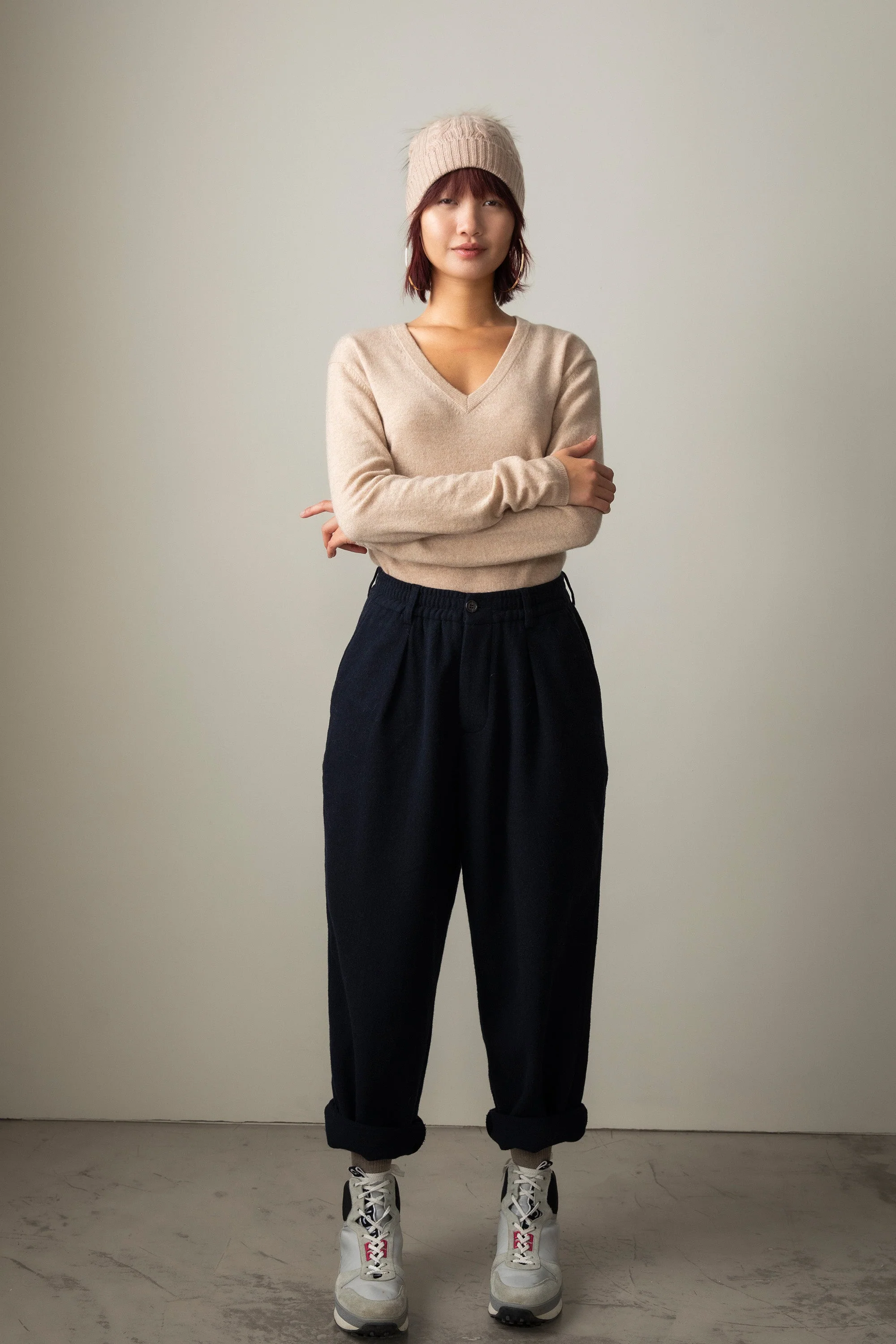 Women's Cashmere V Neck Jumper - Vicuna - Image 8