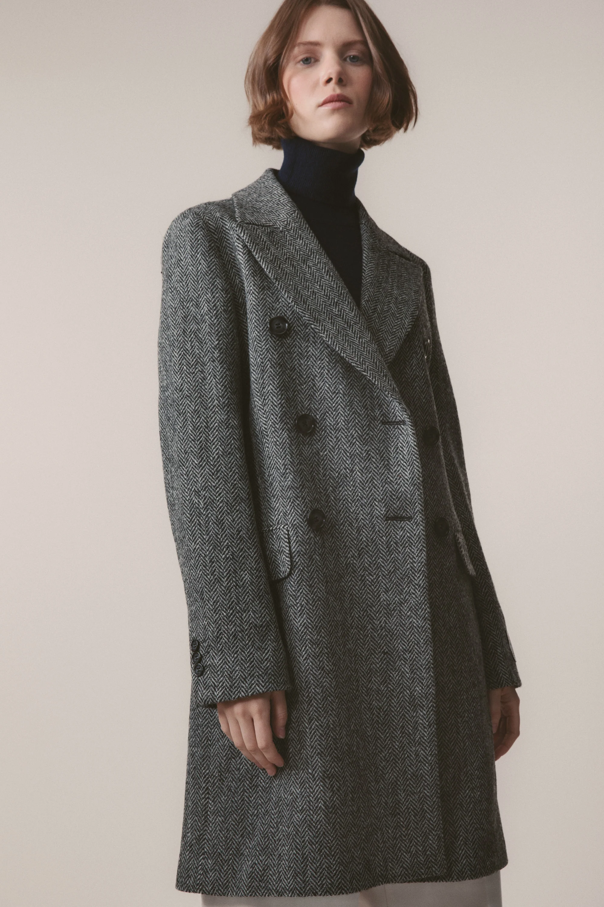 Women's Harris Tweed Melody Coat - Light Grey Herringbone - Image 2